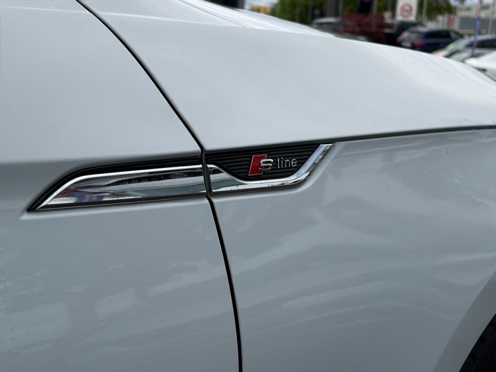 AUDI A5 Sportback 40 TDi S line-image-3