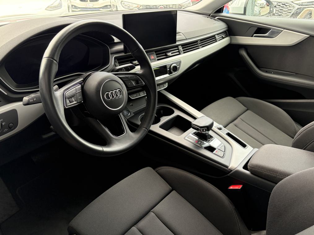 AUDI A5 Sportback 40 TDi S line-image-4