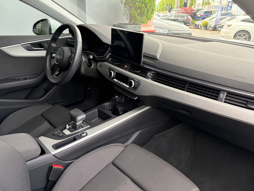AUDI A5 Sportback 40 TDi S line-image-8