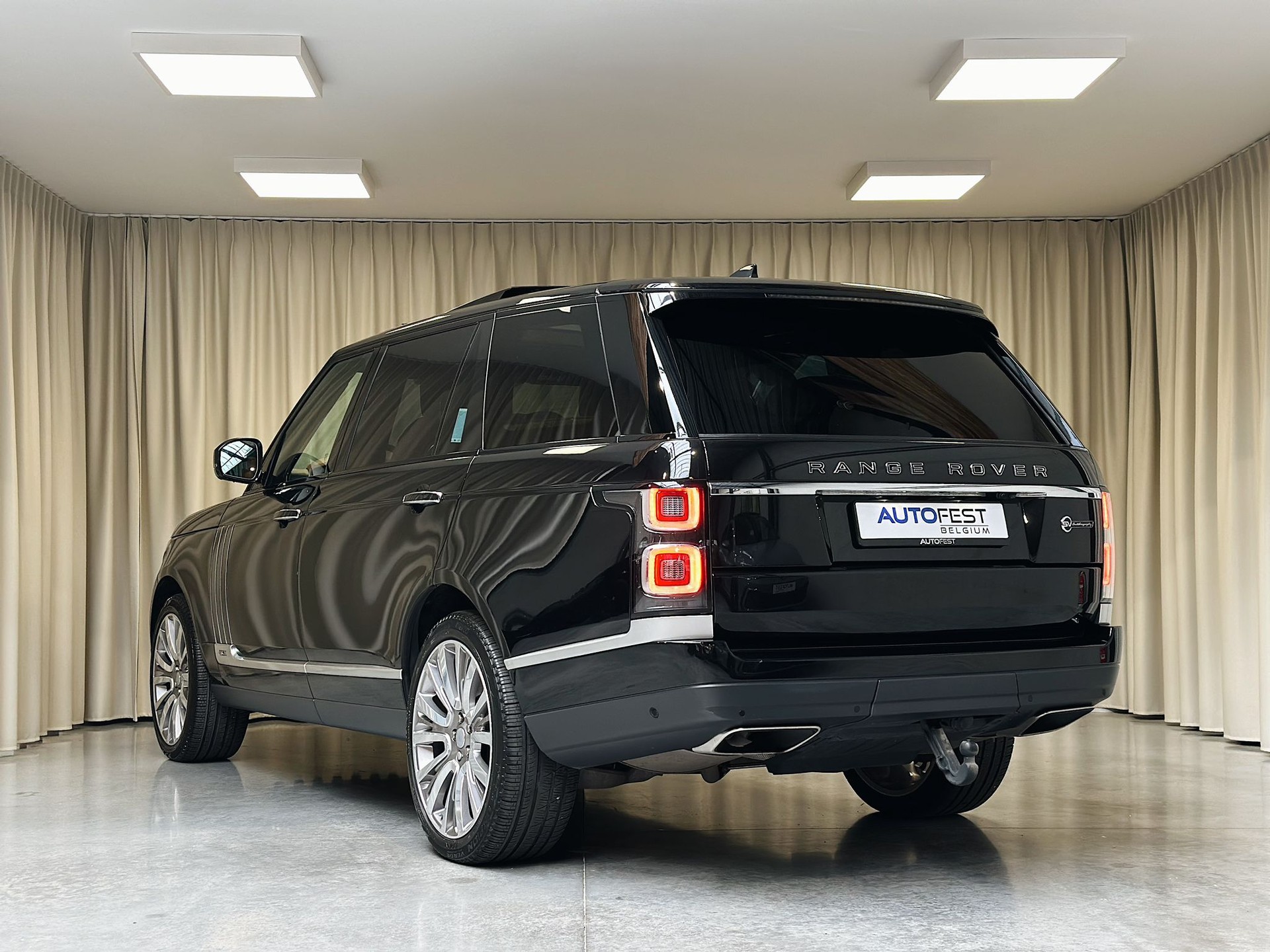 LAND ROVER 3.0 I6D SV Autobiography LWB-image-1