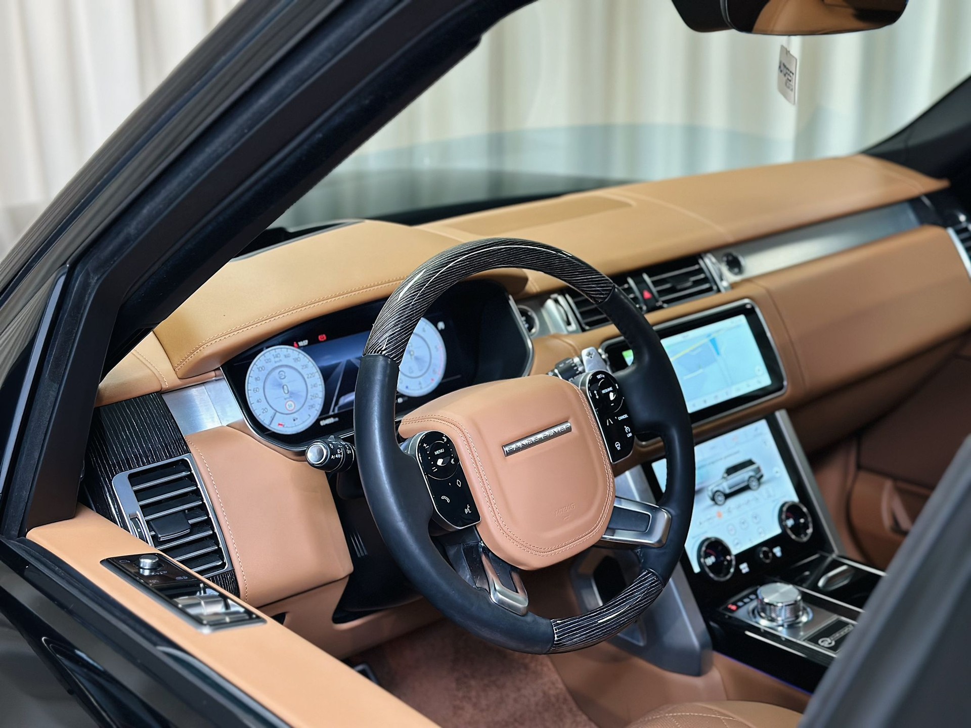 LAND ROVER 3.0 I6D SV Autobiography LWB-image-5