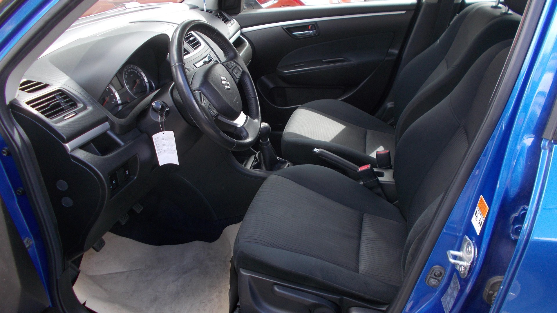 SUZUKI Swift 1.2i 16V GL Top 4x4-image-6