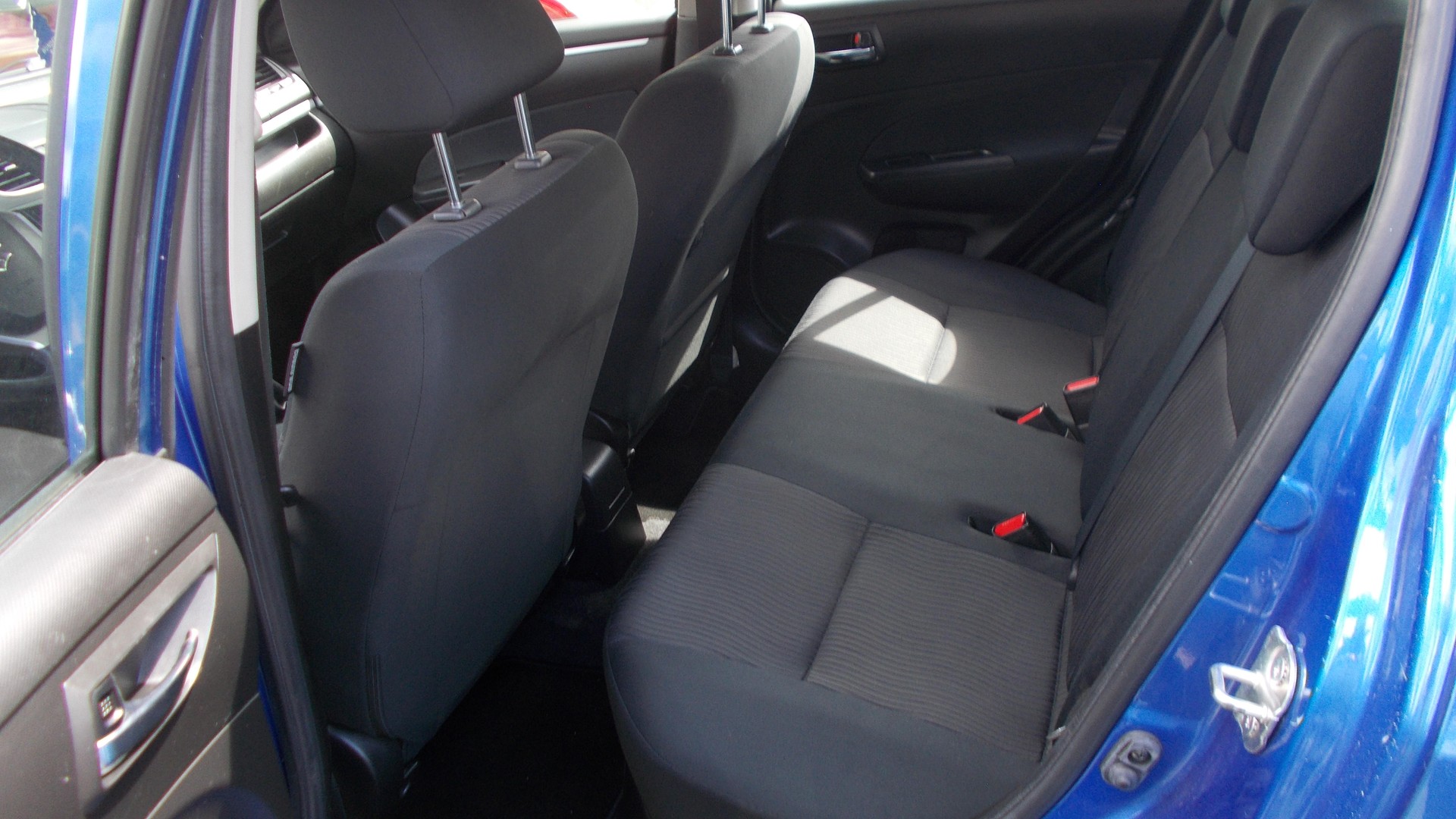 SUZUKI Swift 1.2i 16V GL Top 4x4-image-5