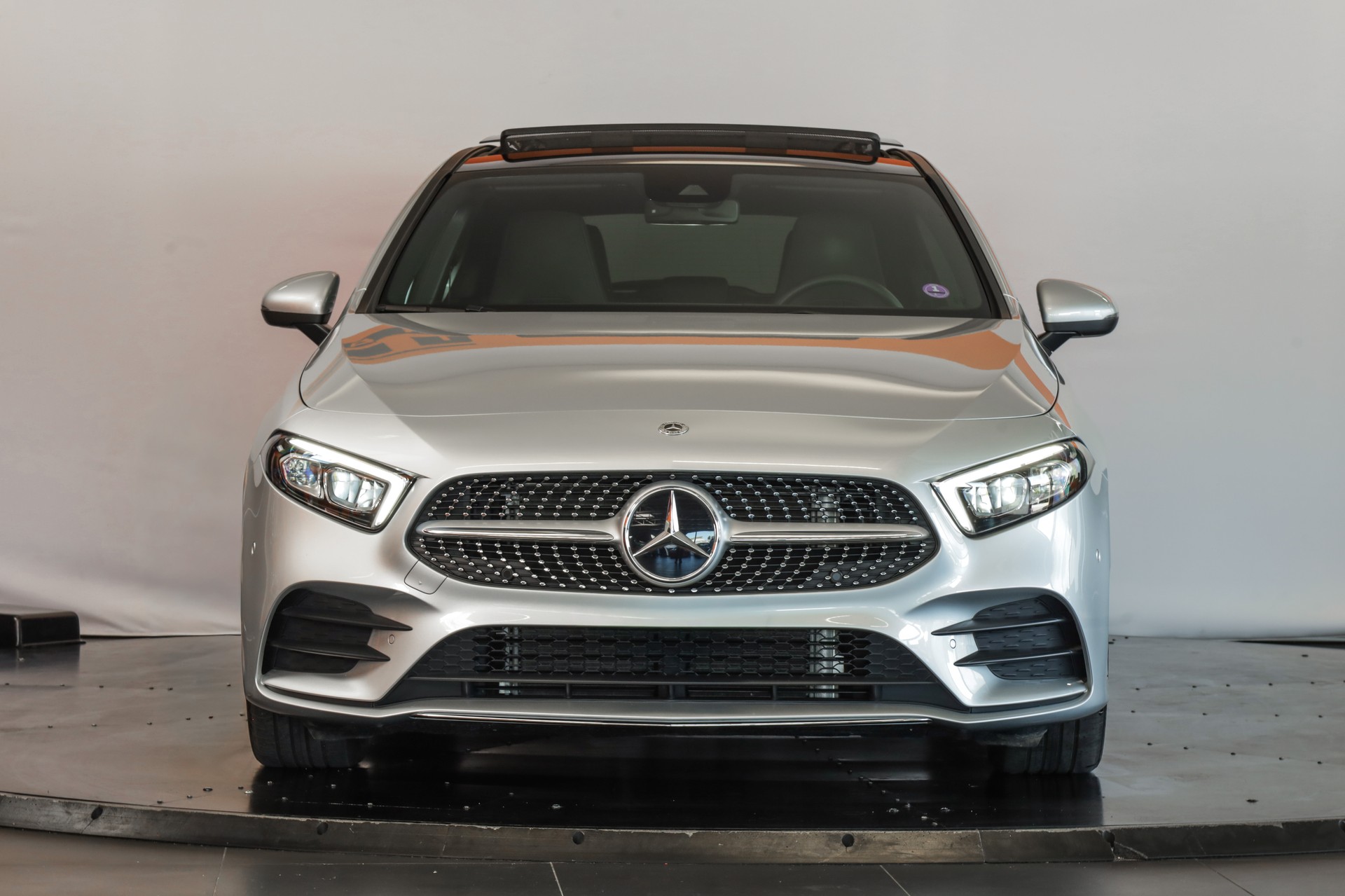 MERCEDES-BENZ A 220 AMG Line 7G-DCT 4Matic-image-1