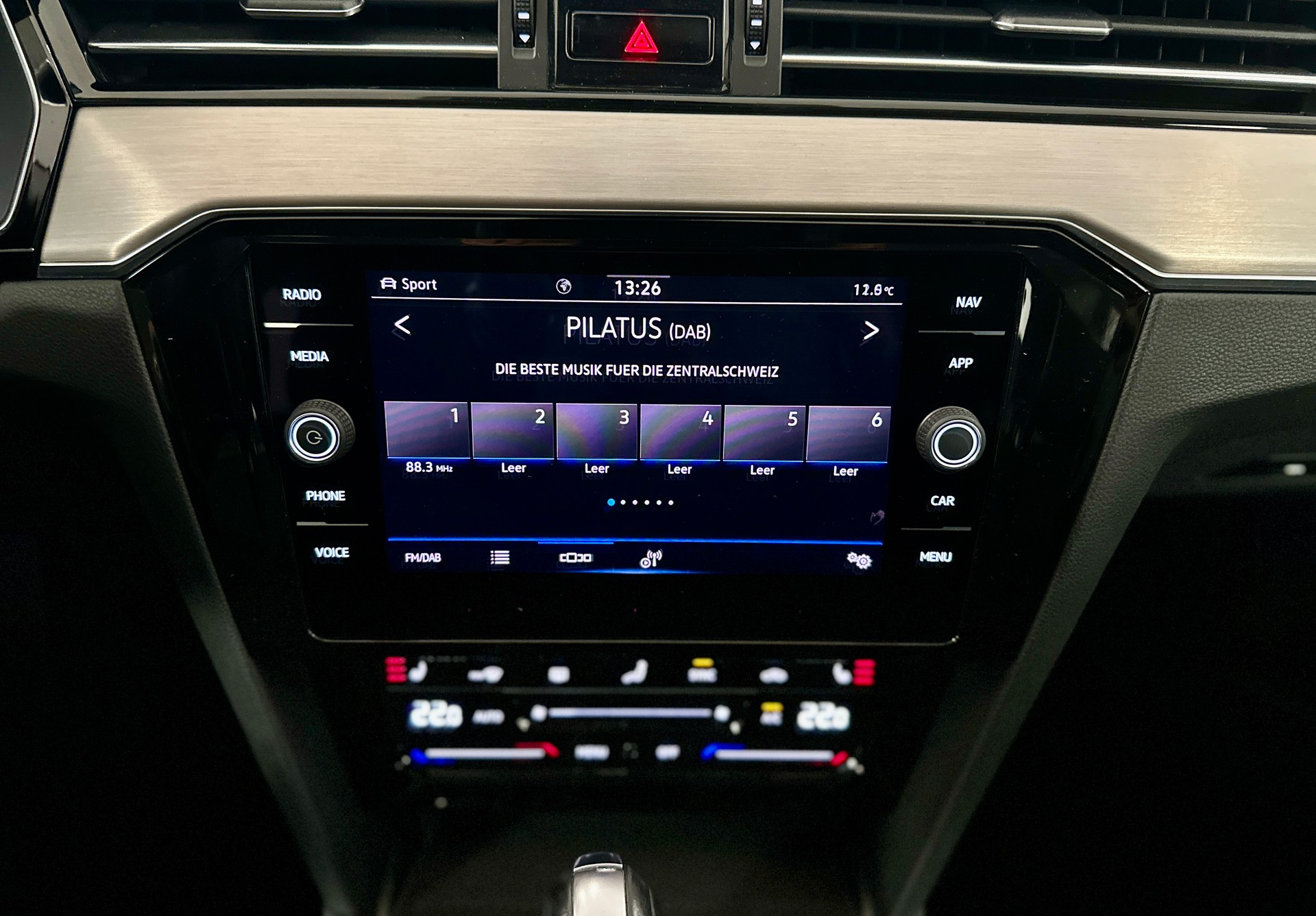 VW Passat 2.0 TDI **190PS** BMT Elegance DSG-image-19