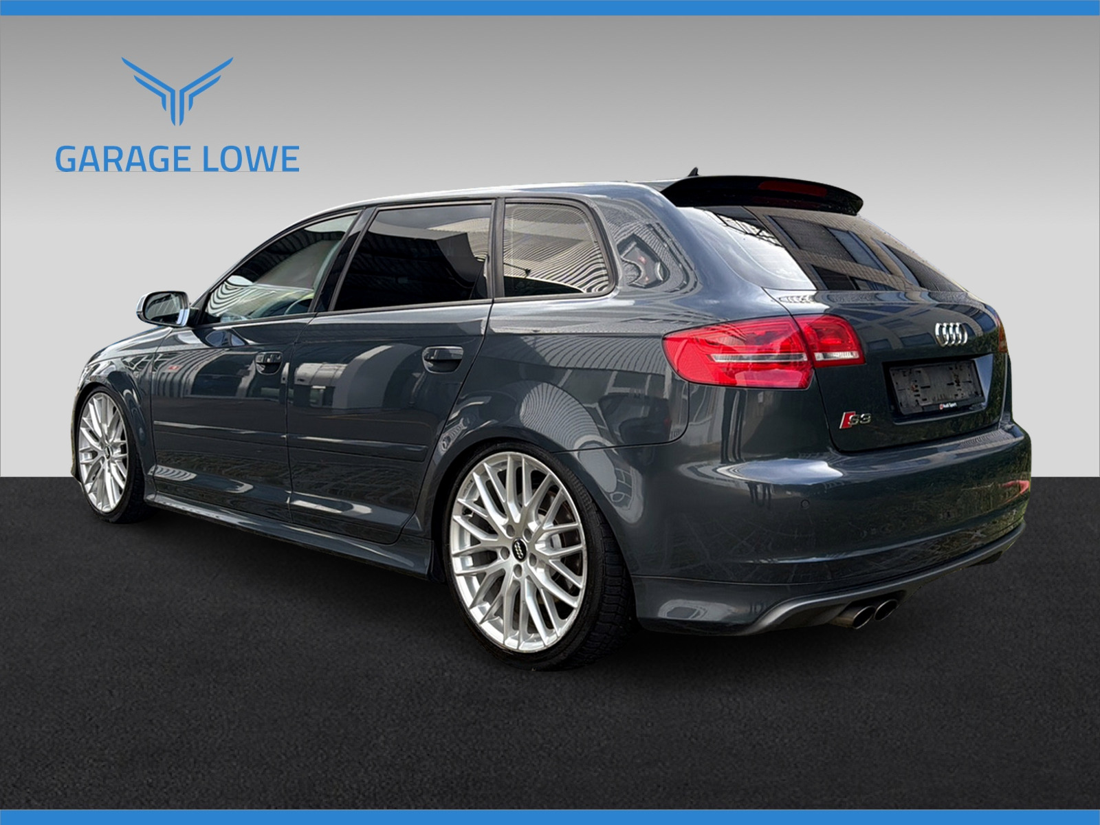 AUDI S3 Sportback 2.0 TFSI quattro-image-3