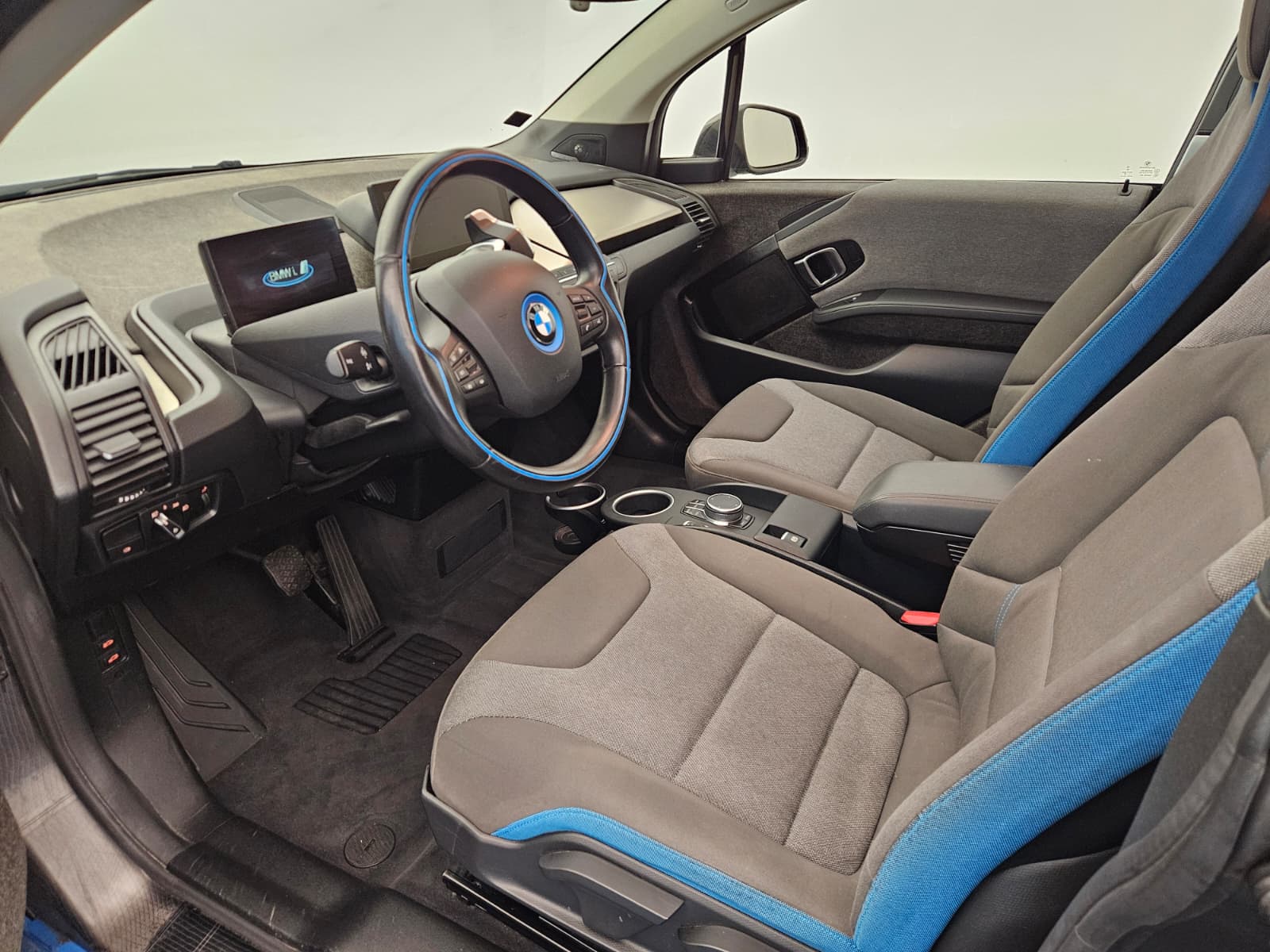 BMW i3s (94Ah) E-Prix Edition-image-11