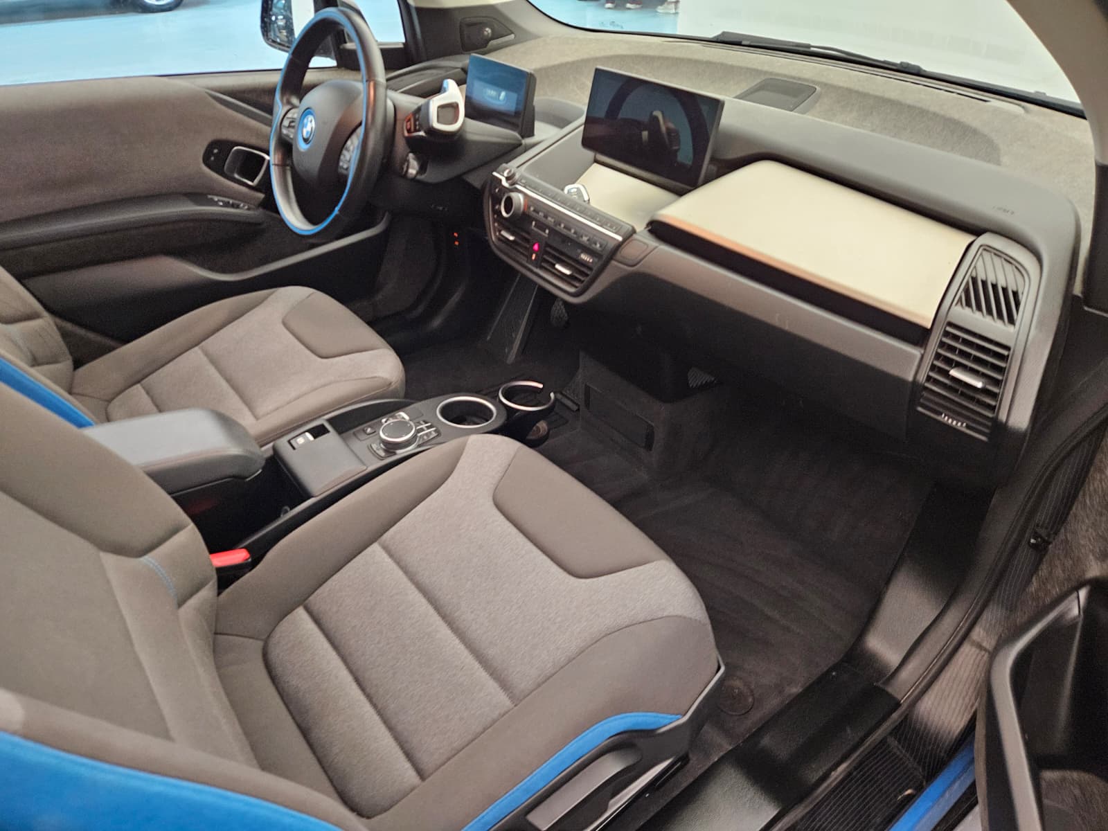 BMW i3s (94Ah) E-Prix Edition-image-12