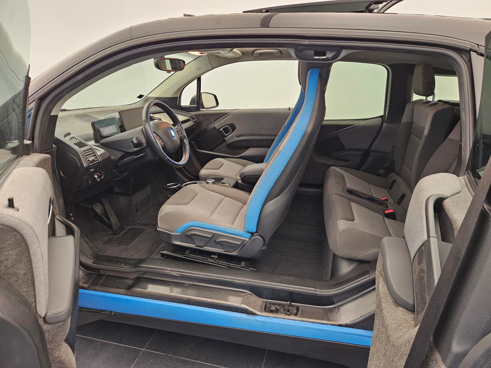 BMW i3s (94Ah) E-Prix Edition-image-12