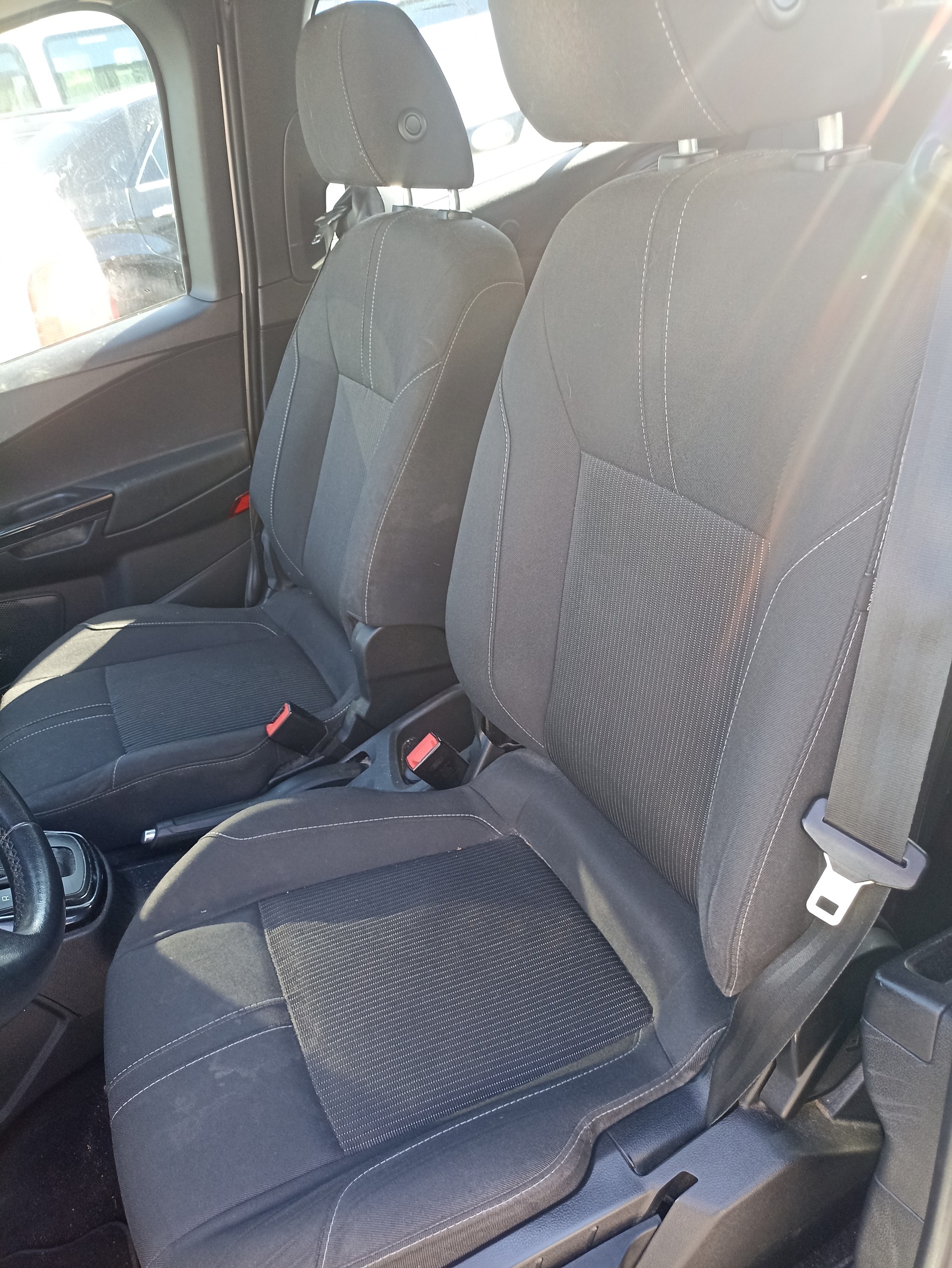 FORD B-Max 1.6 Ti-VCT Trend PowerShift-image-7