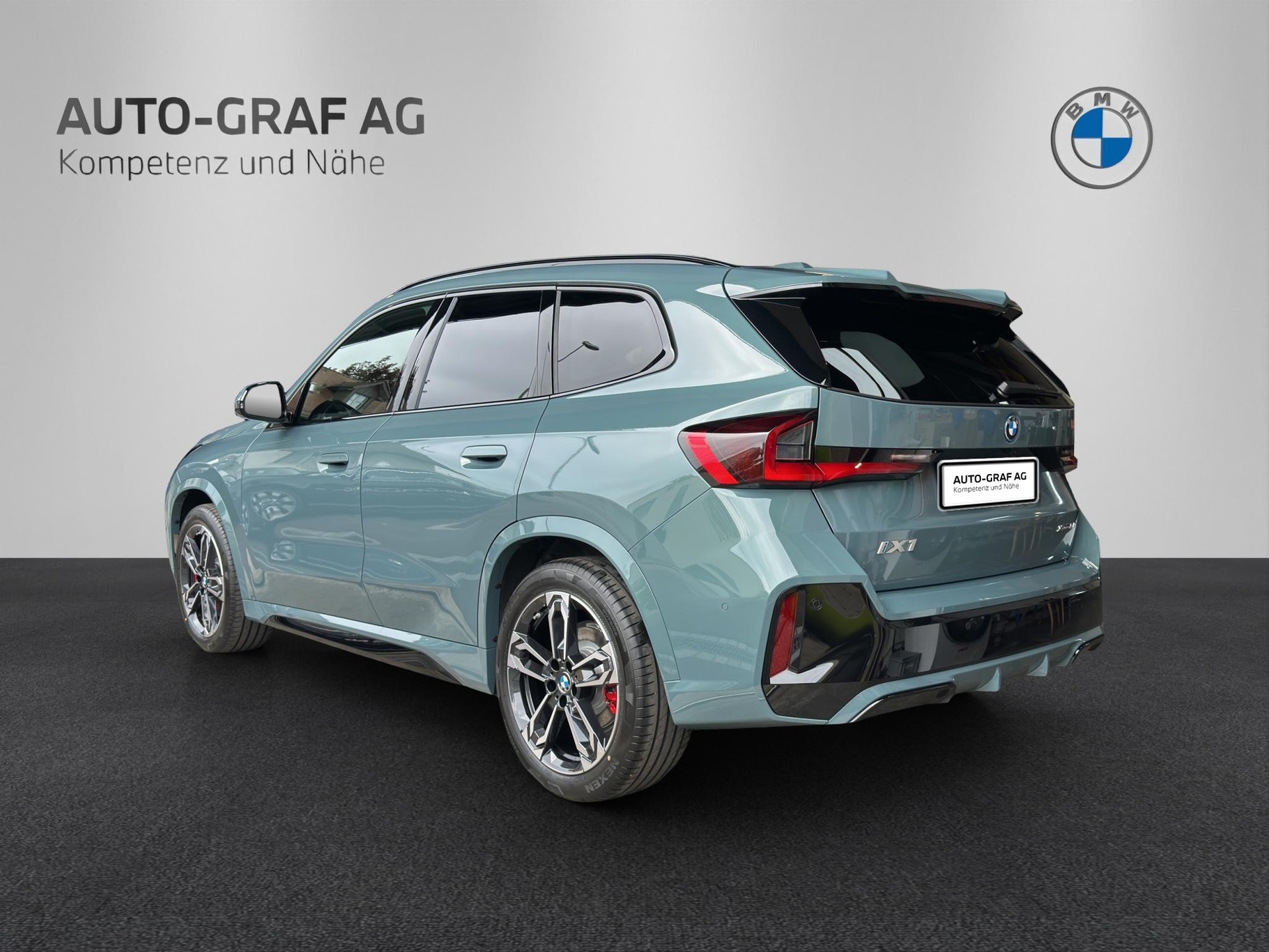 BMW iX1 30 xDrive M Sport Pro Edition-image-2