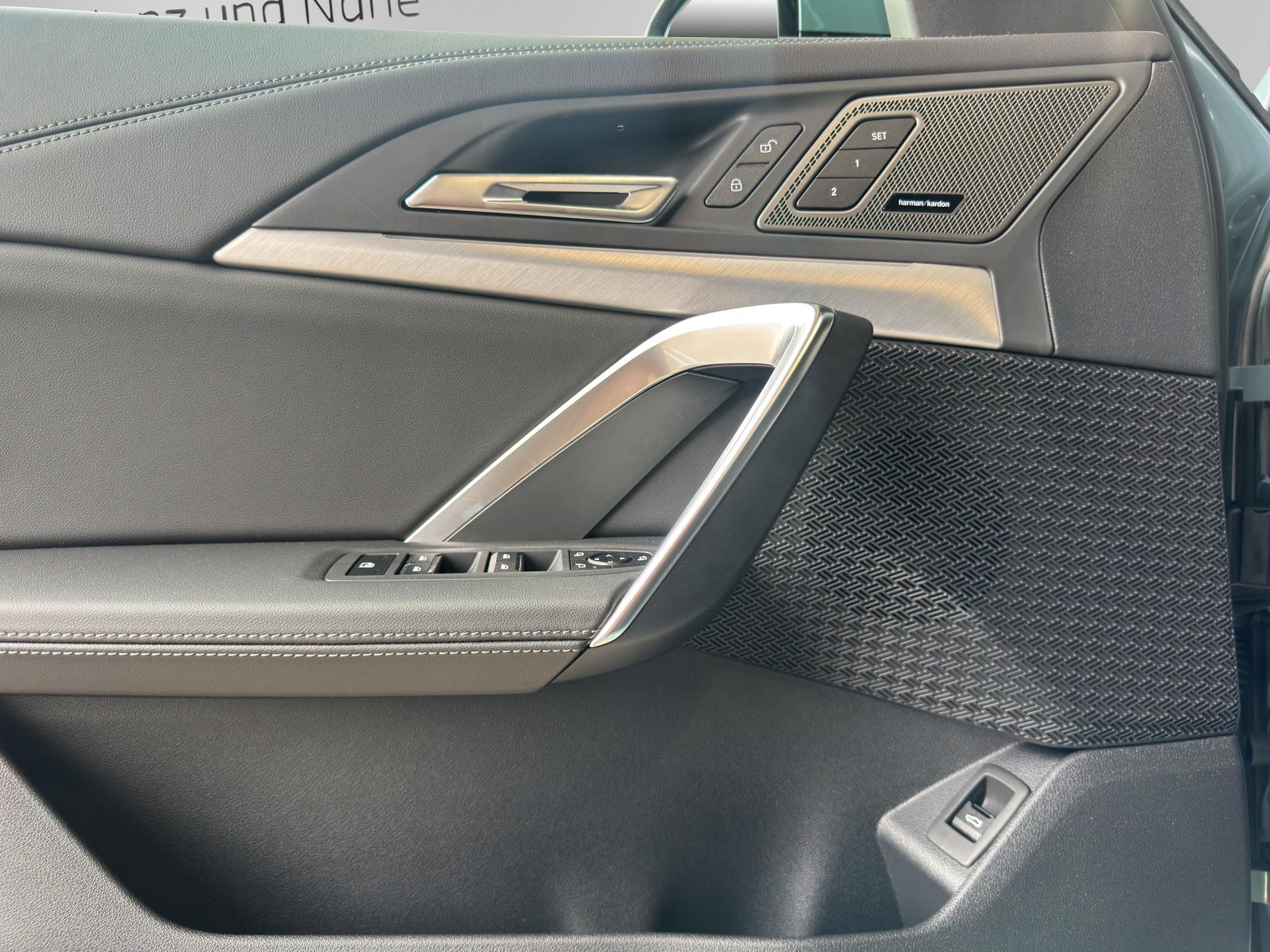 BMW iX1 30 xDrive M Sport Pro Edition-image-12