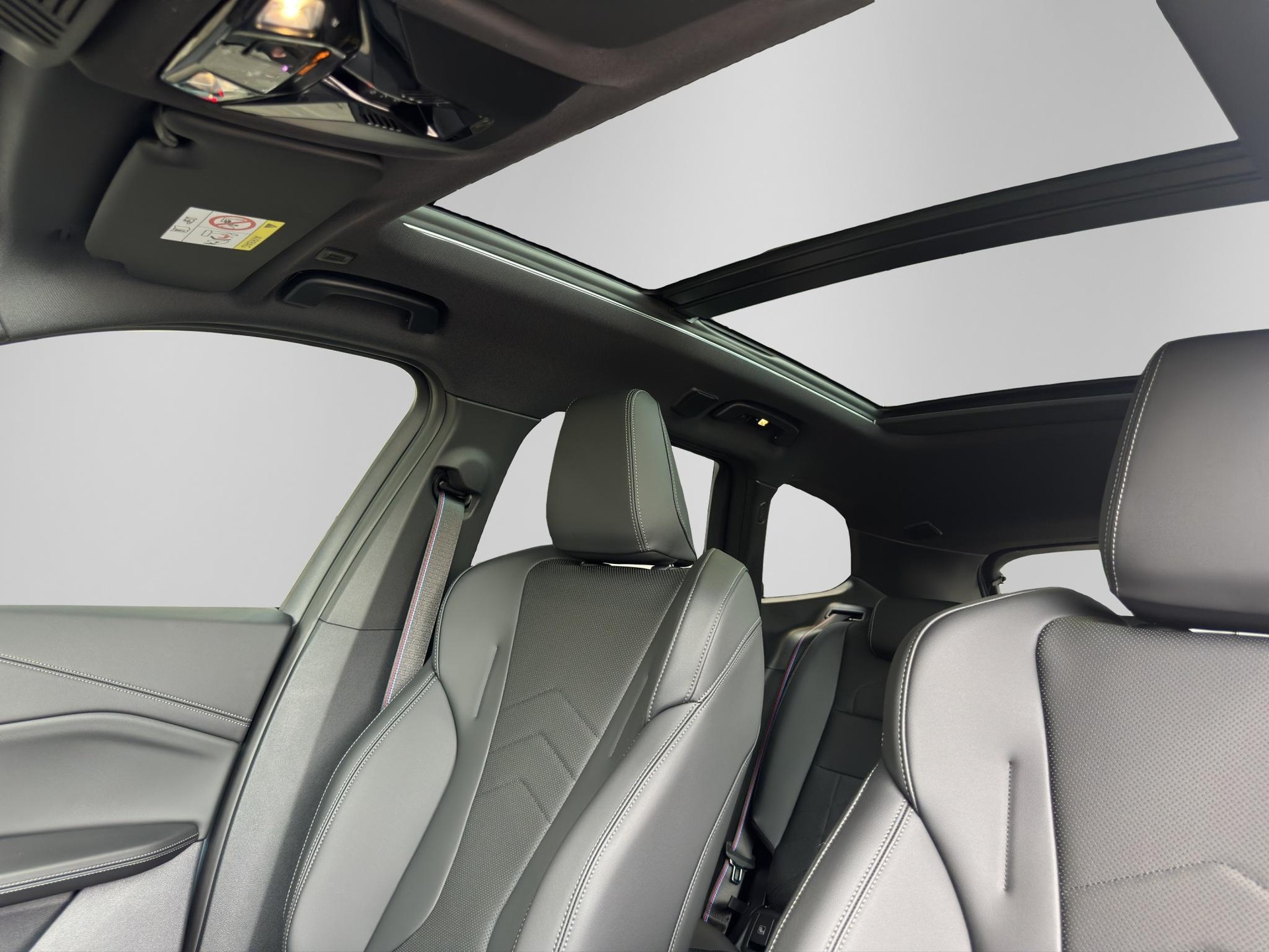 BMW iX1 30 xDrive M Sport Pro Edition-image-11