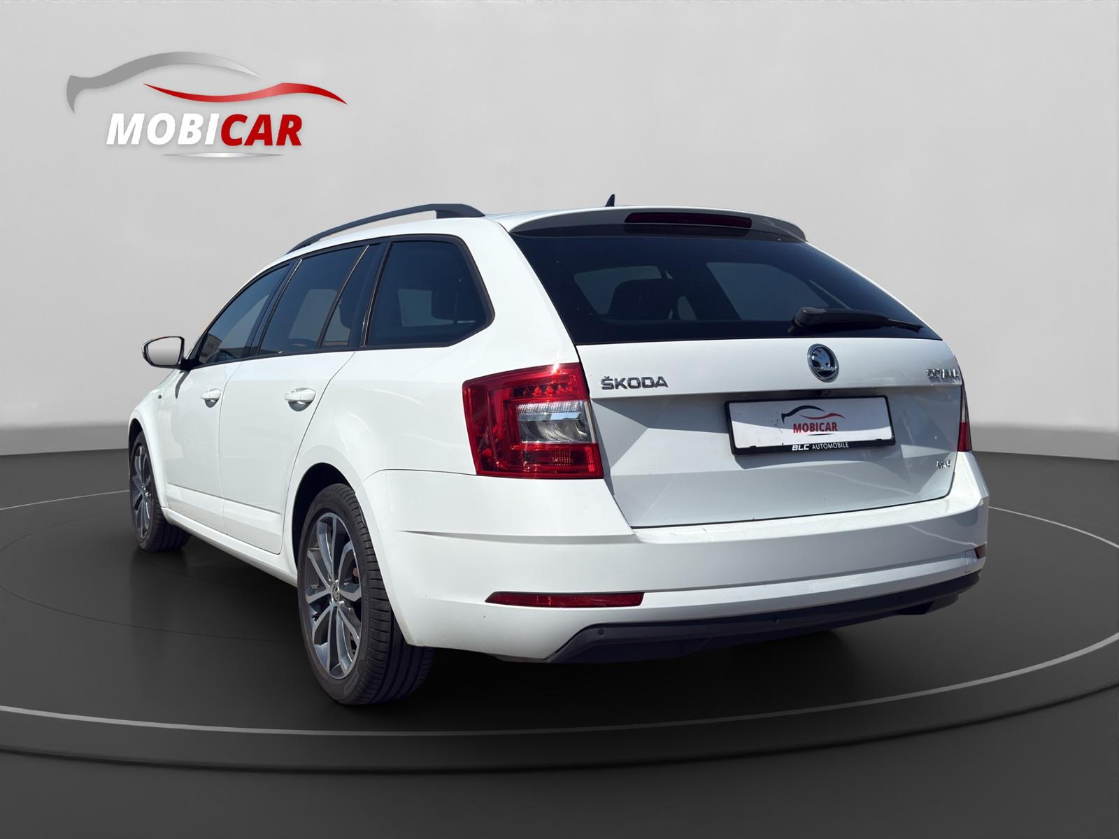 SKODA Octavia Combi 2.0 TSI Soleil 4x4 DSG-image-2