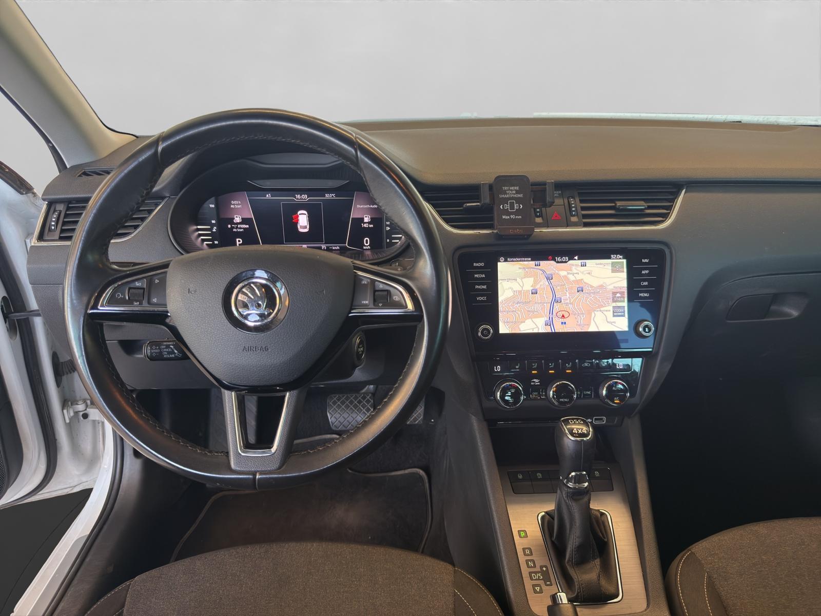 SKODA Octavia Combi 2.0 TSI Soleil 4x4 DSG-image-10