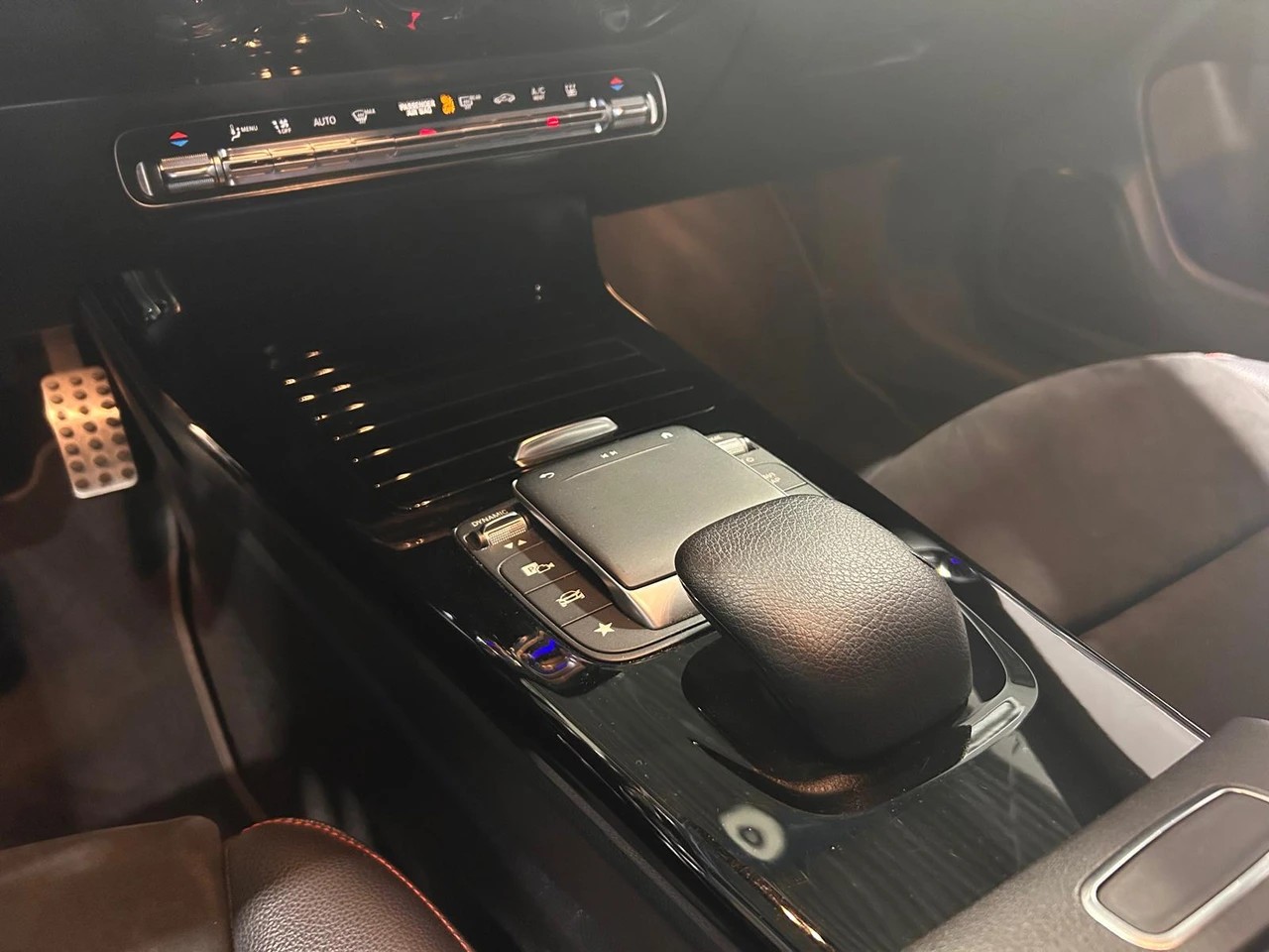 MERCEDES-BENZ CLA 250 e AMG Line*CH-FAHRZEUG*-image-16