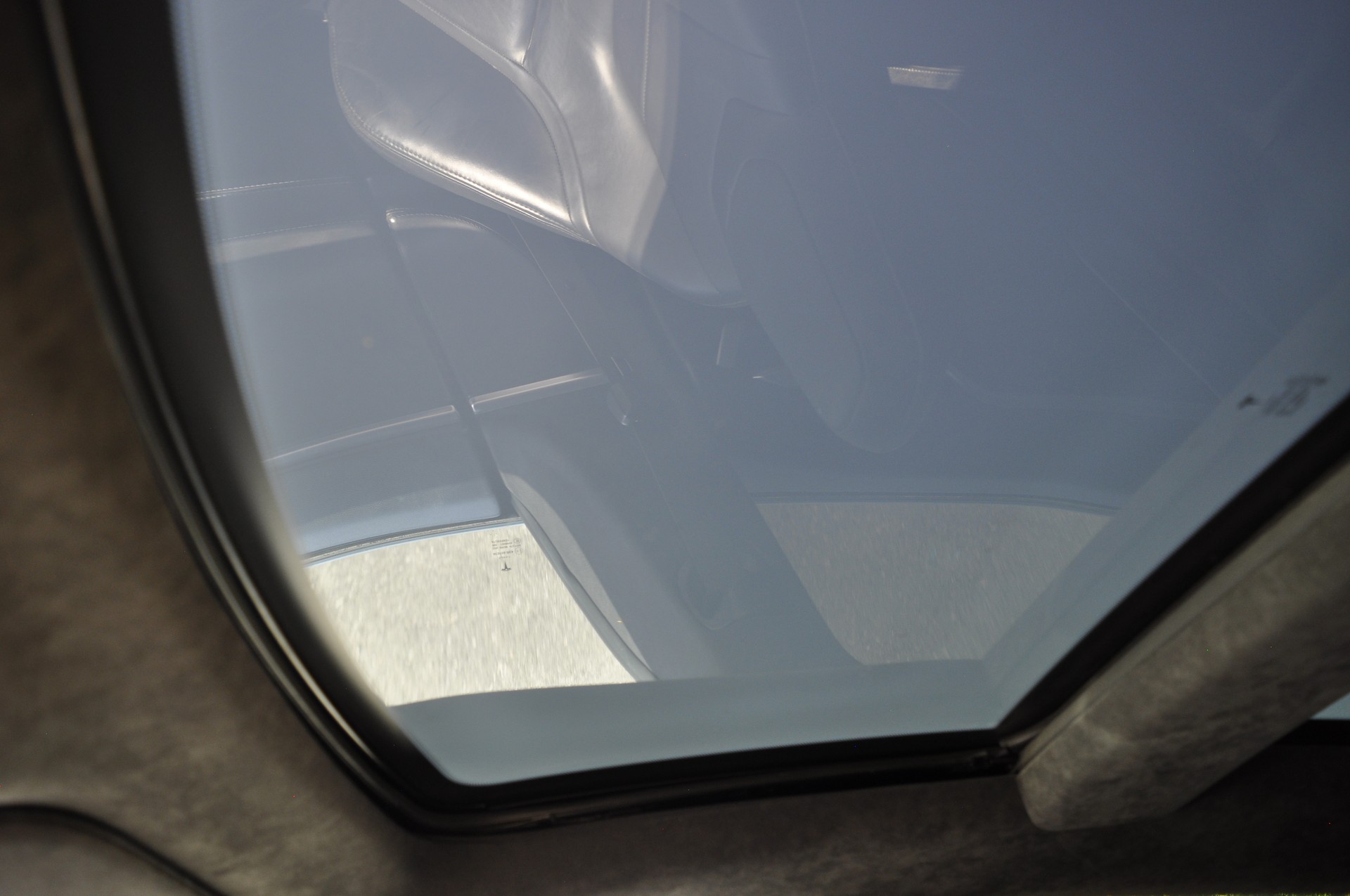 TESLA Model S 85 D Performance-image-13
