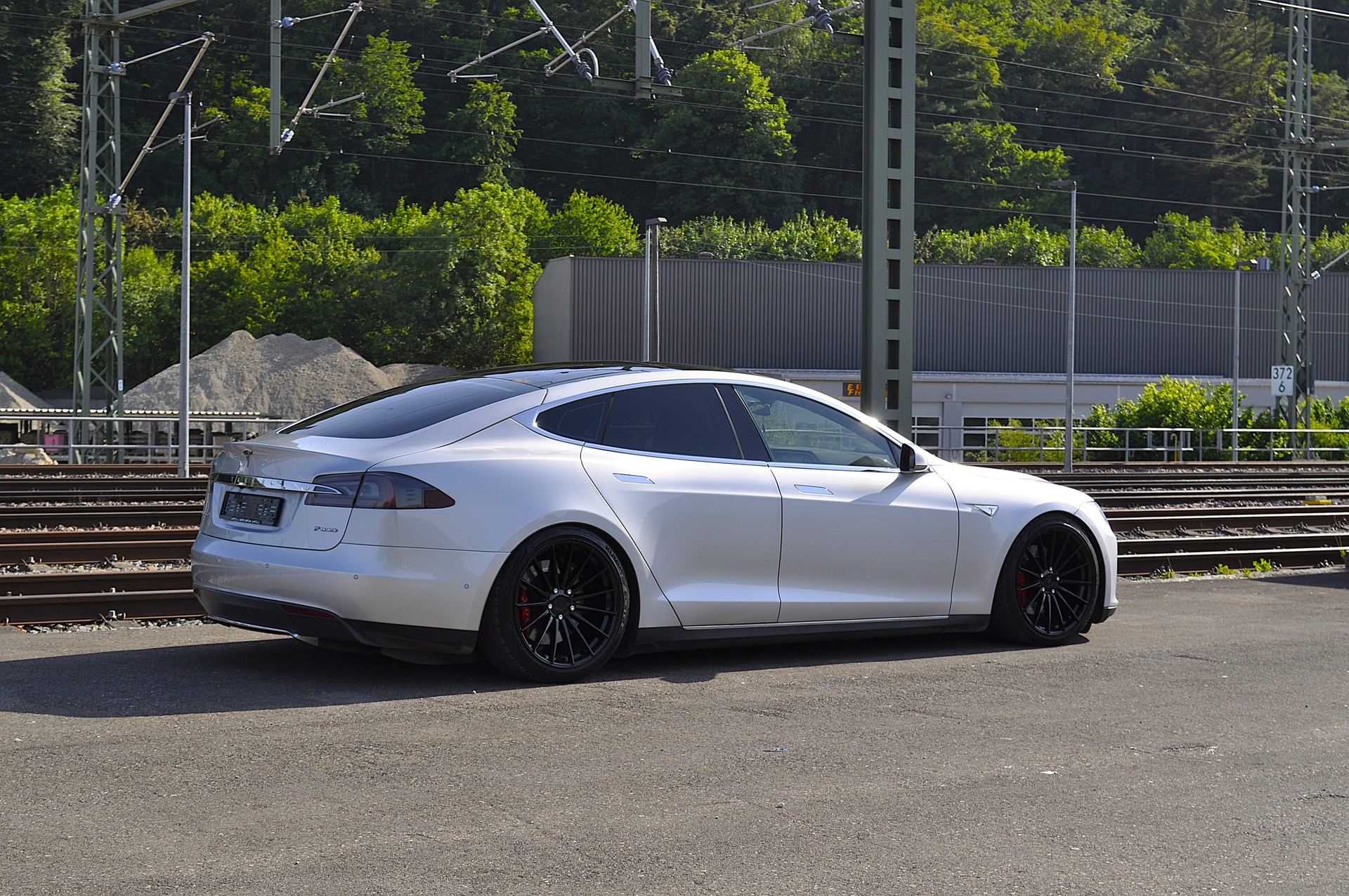 TESLA Model S 85 D Performance-image-7