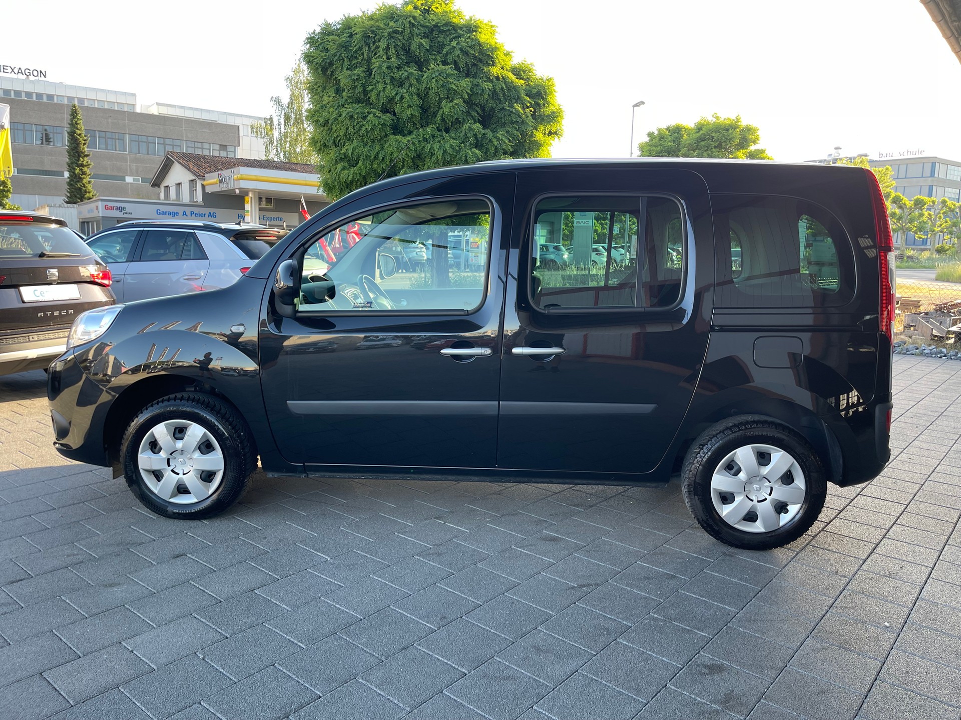 RENAULT Grand Kangoo 1.5 dCi Zen EDC-image-9