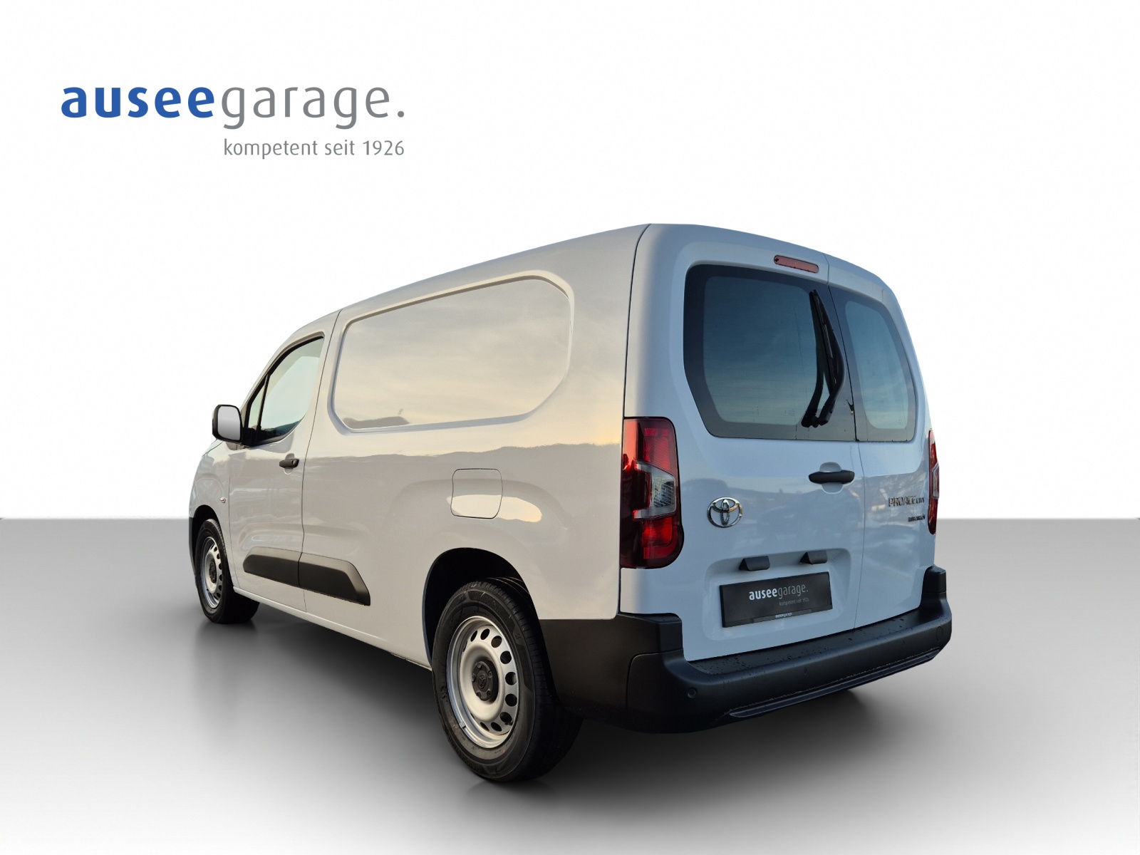 TOYOTA PROACE CITY Van L2 52KWh Active-image-2