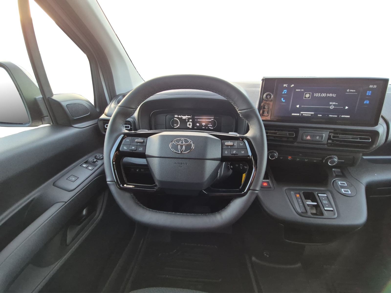 TOYOTA PROACE CITY Van L2 52KWh Active-image-8