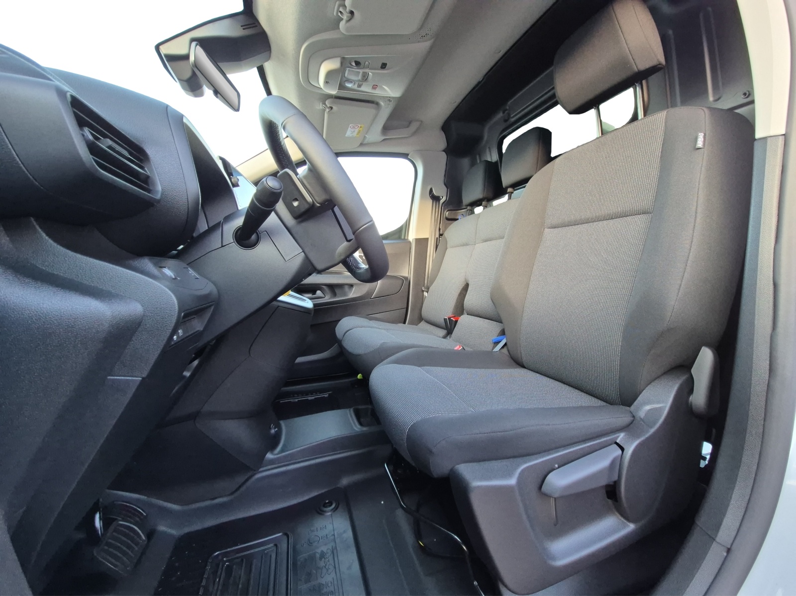 TOYOTA PROACE CITY Van L2 52KWh Active-image-4