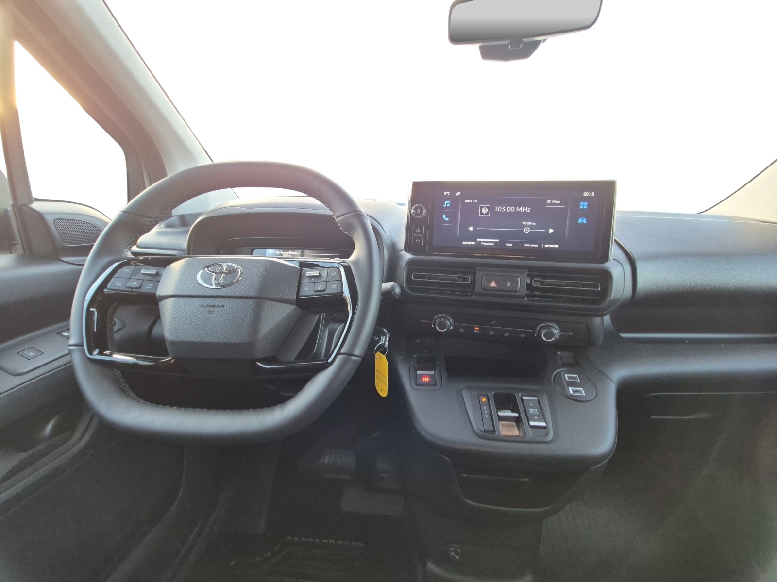 TOYOTA PROACE CITY Van L2 52KWh Active-image-5