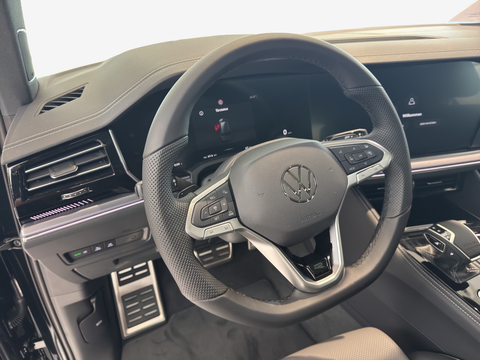 VW Touareg 3.0 TDI R-Line Final Edition Tiptronic-image-9