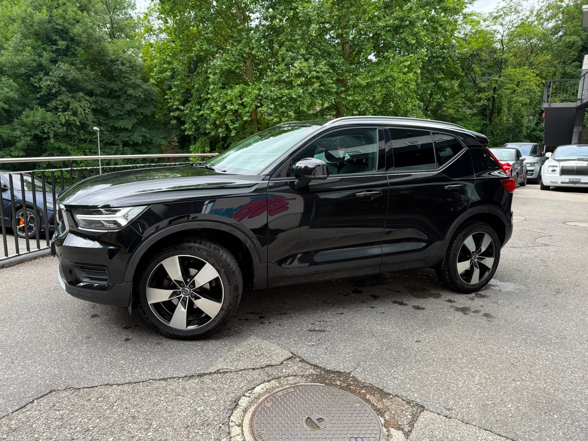 VOLVO XC40 T3 Momentum Light Geartronic-image-6