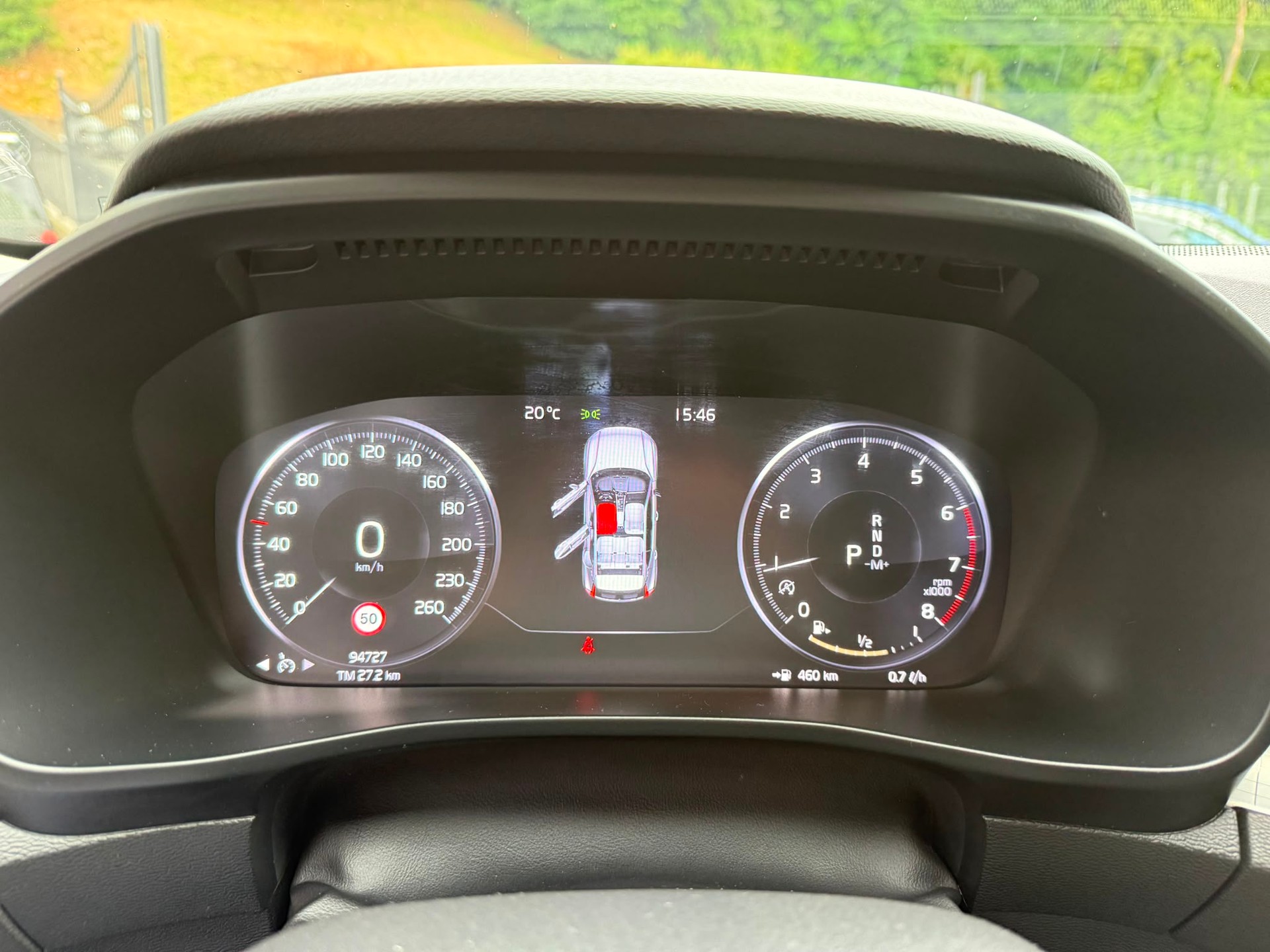 VOLVO XC40 T3 Momentum Light Geartronic-image-8