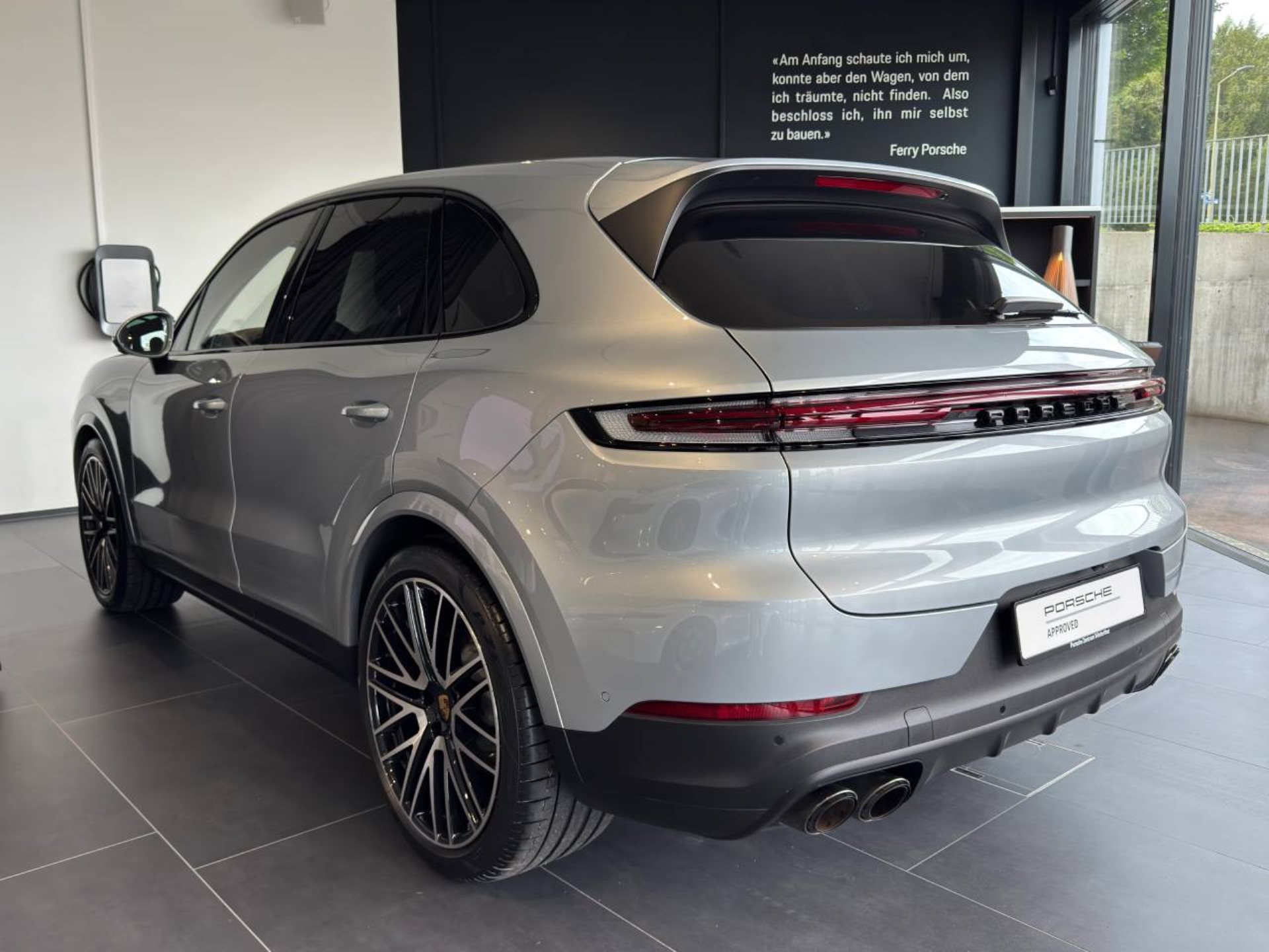 PORSCHE Cayenne S-showroom-element-2