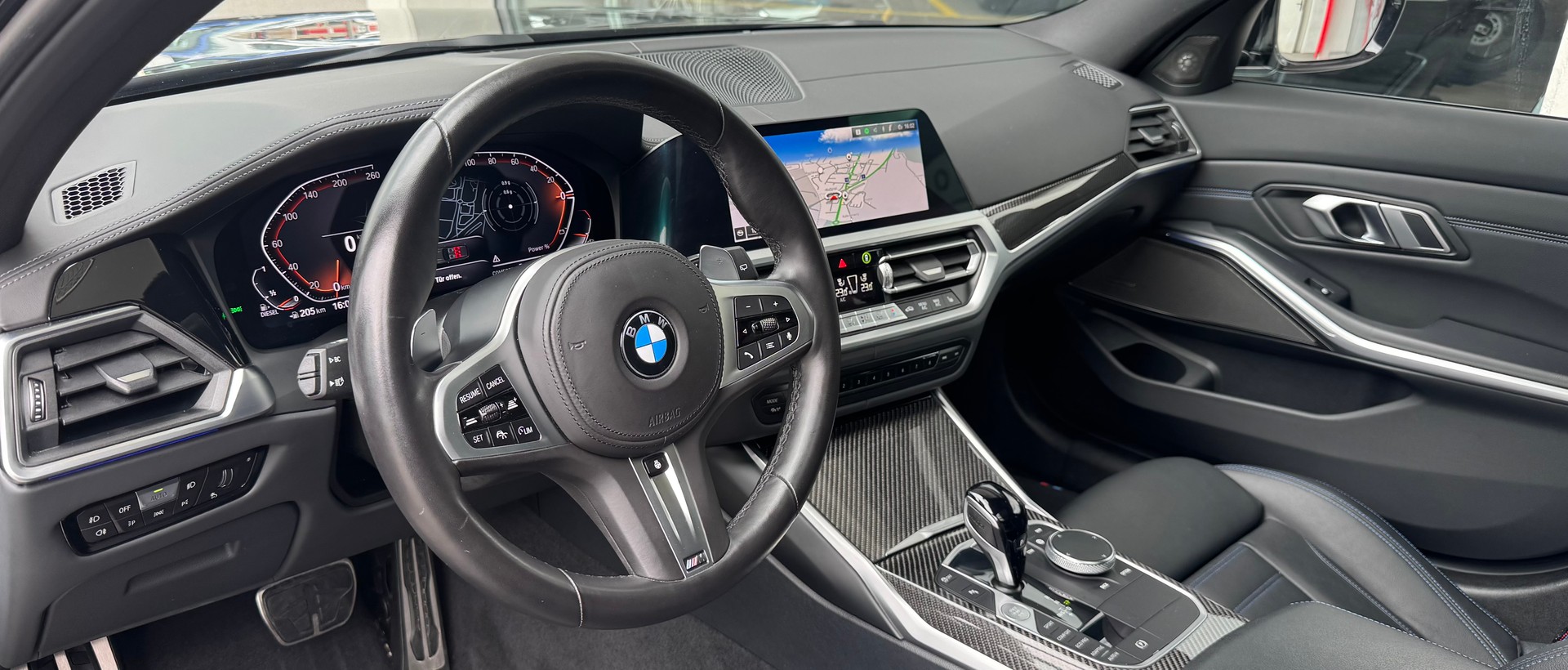 BMW 330d xDrive 48V Touring M Sport Steptronic-image-7