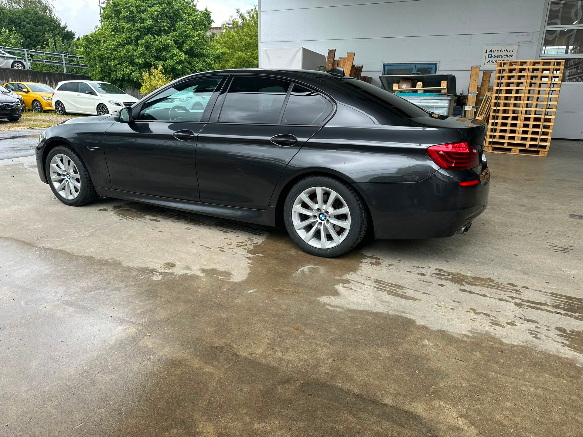 BMW 528i xDrive Luxury Line Steptronic-image-4