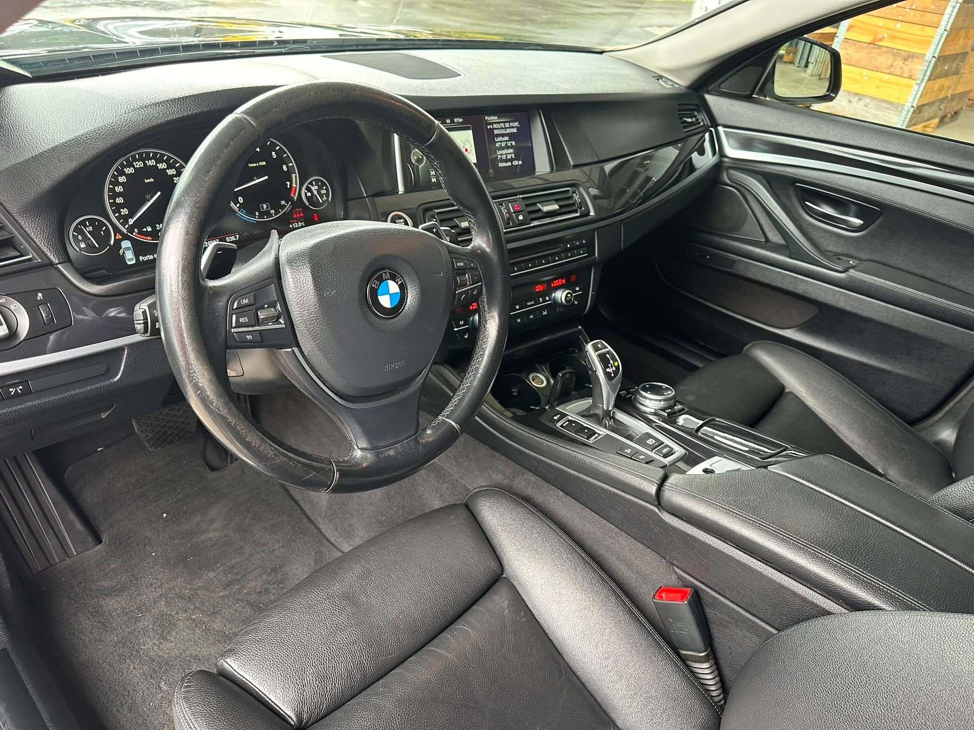 BMW 528i xDrive Luxury Line Steptronic-image-7