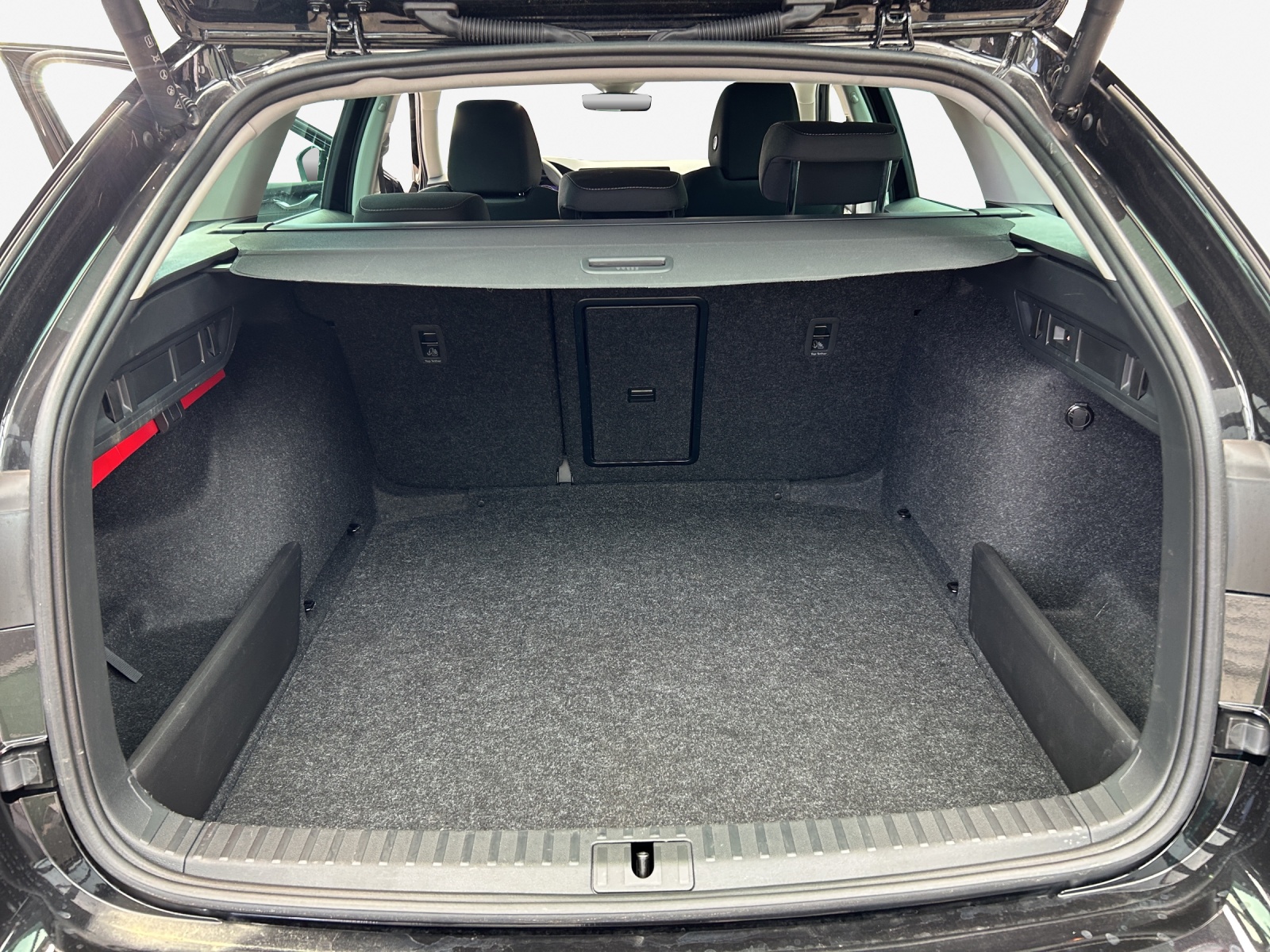 SKODA Octavia Combi 1.5 TSI mHEV DSG Dynamic-image-12