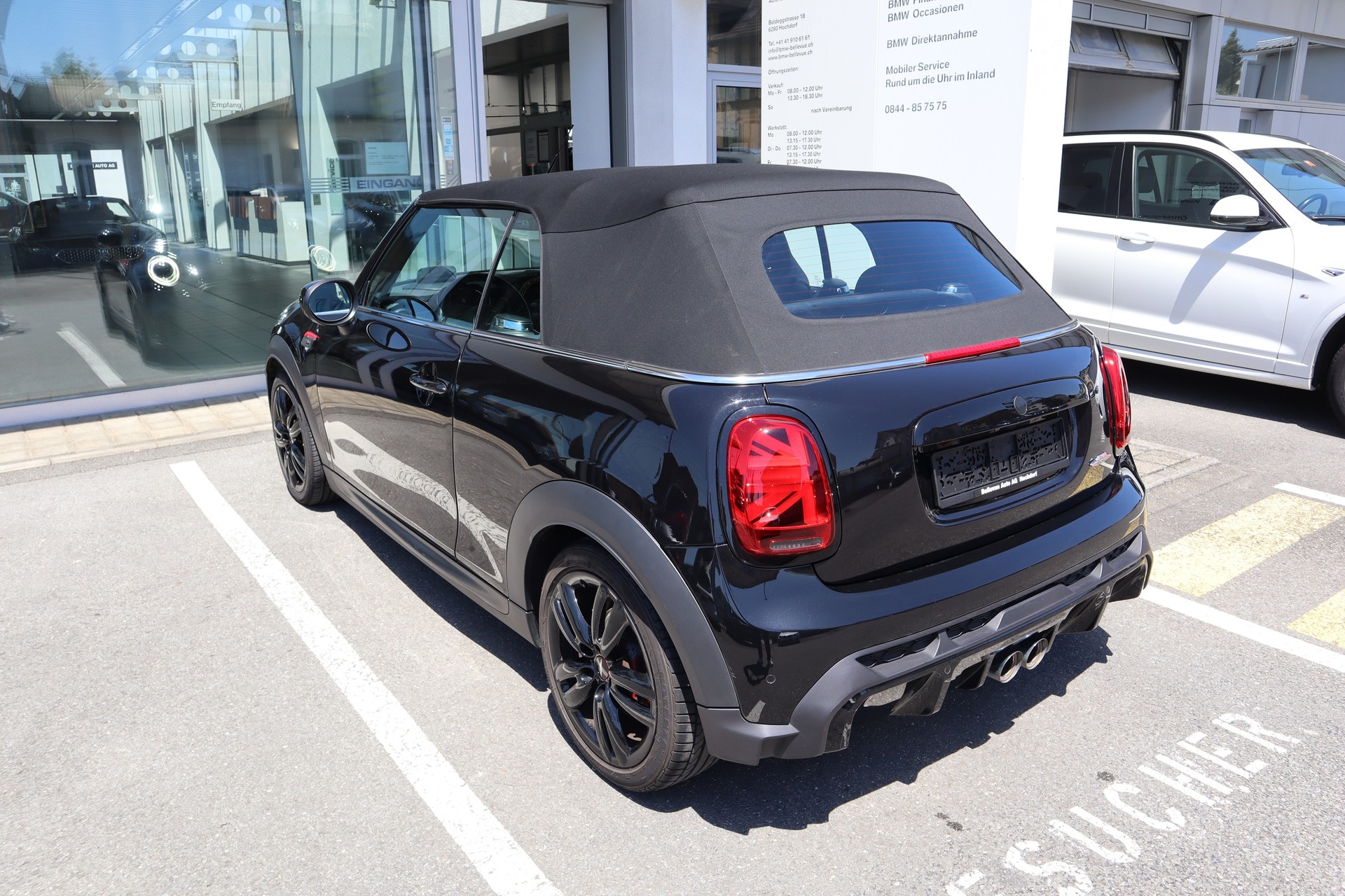 MINI Cooper JCW Cabrio Steptronic Euro6-image-12