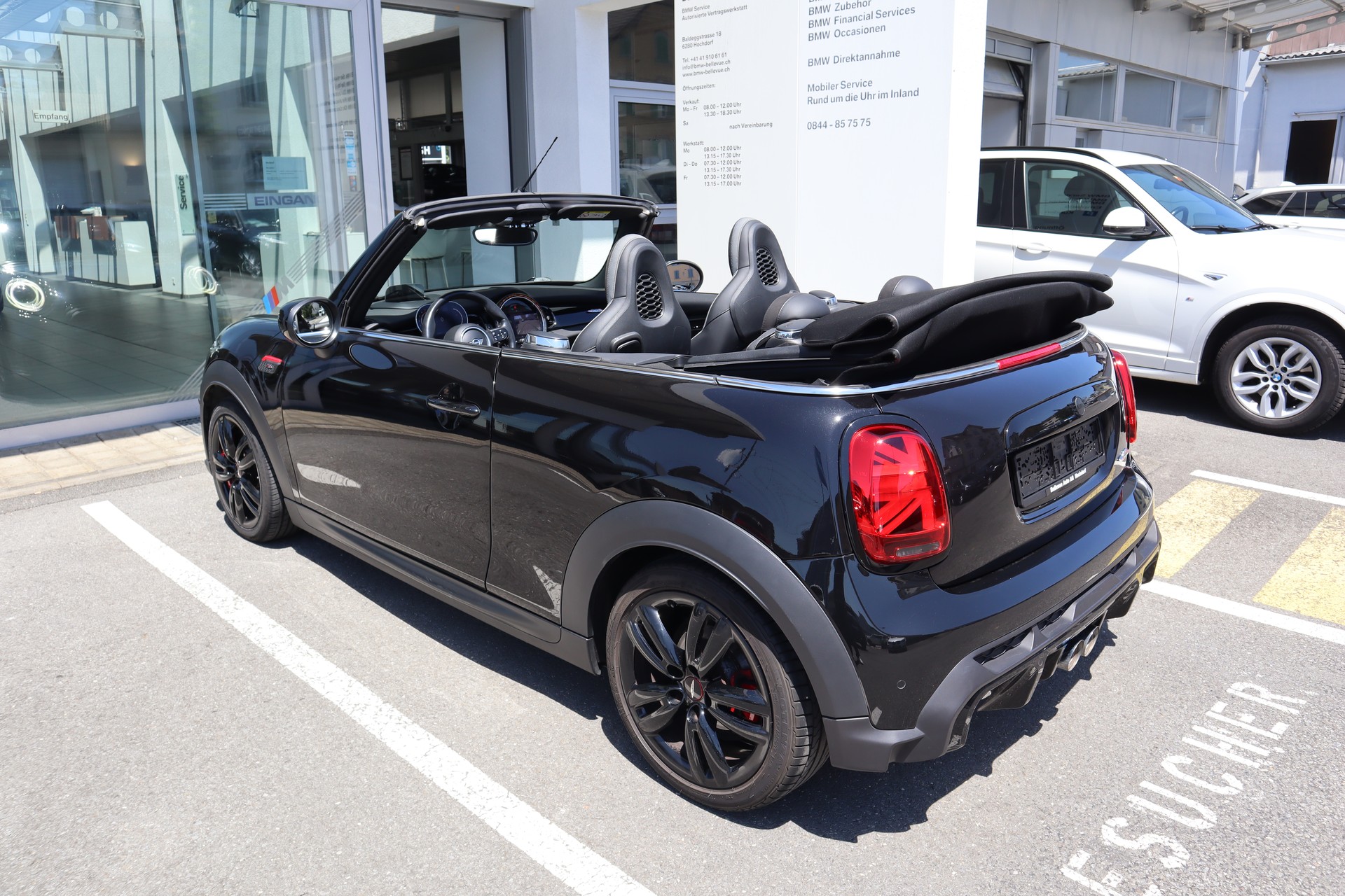 MINI Cooper JCW Cabrio Steptronic Euro6-image-11