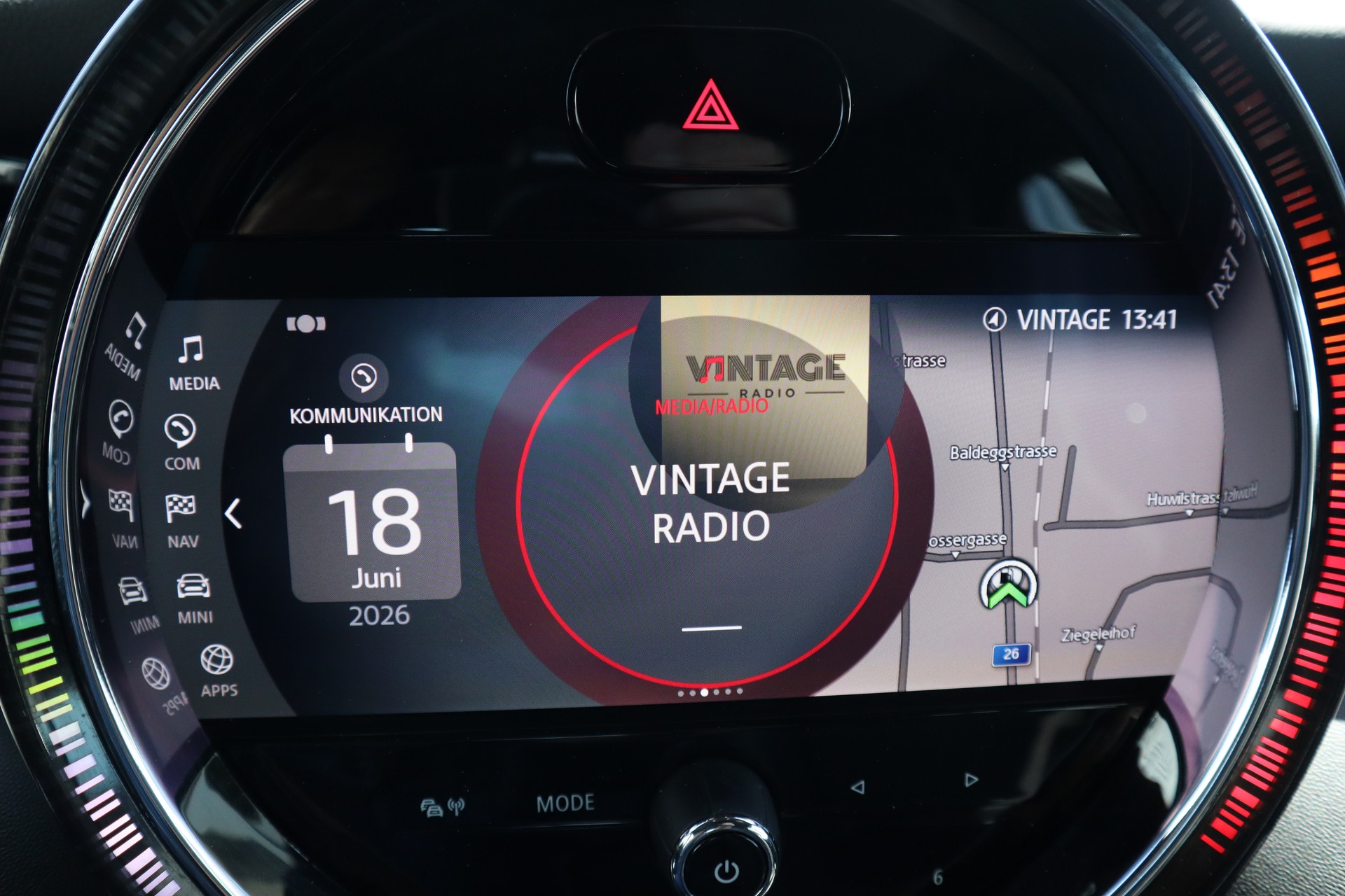 MINI Cooper JCW Cabrio Steptronic Euro6-image-8