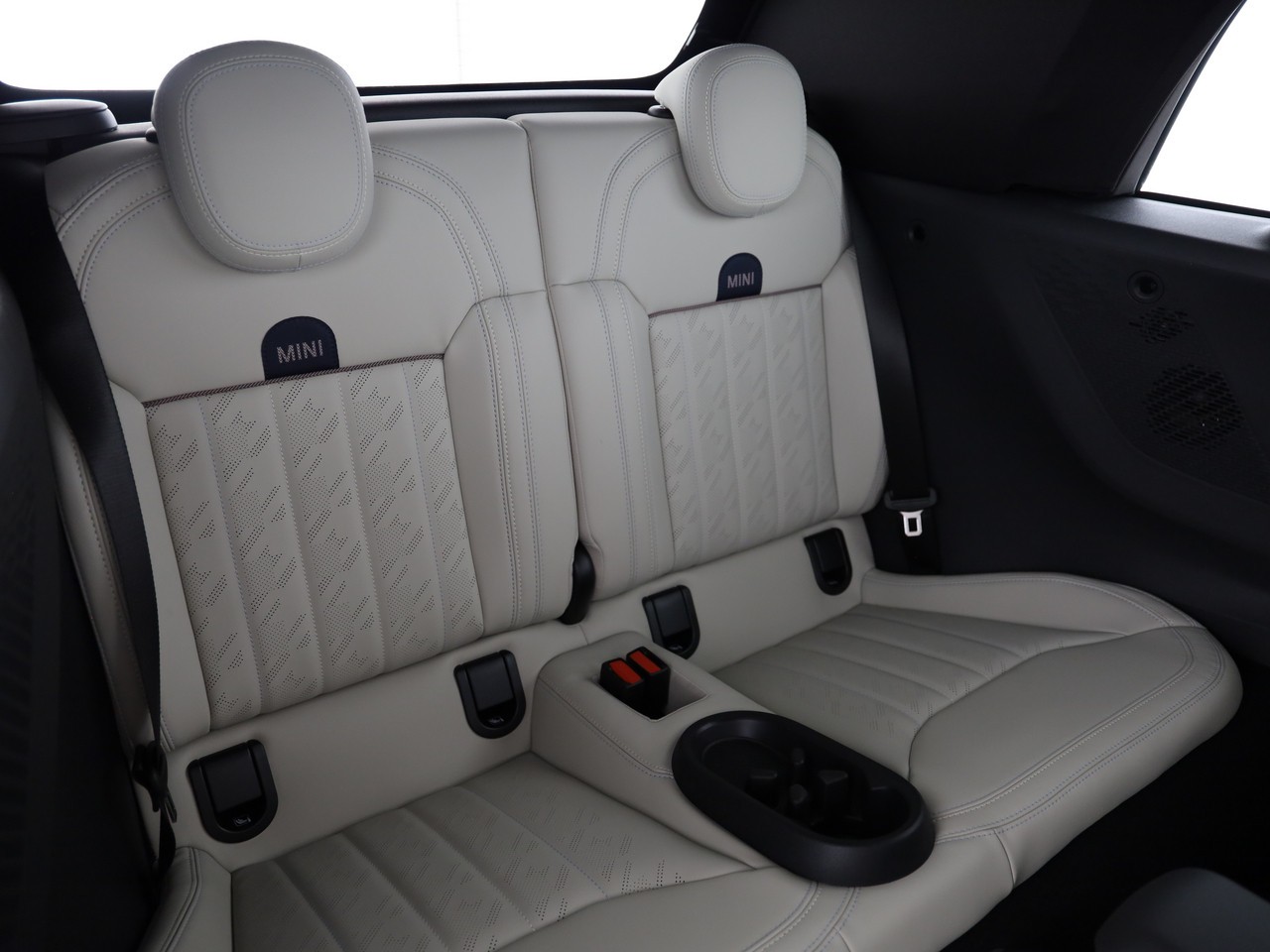 MINI Cooper S Cabriolet DKG-image-16