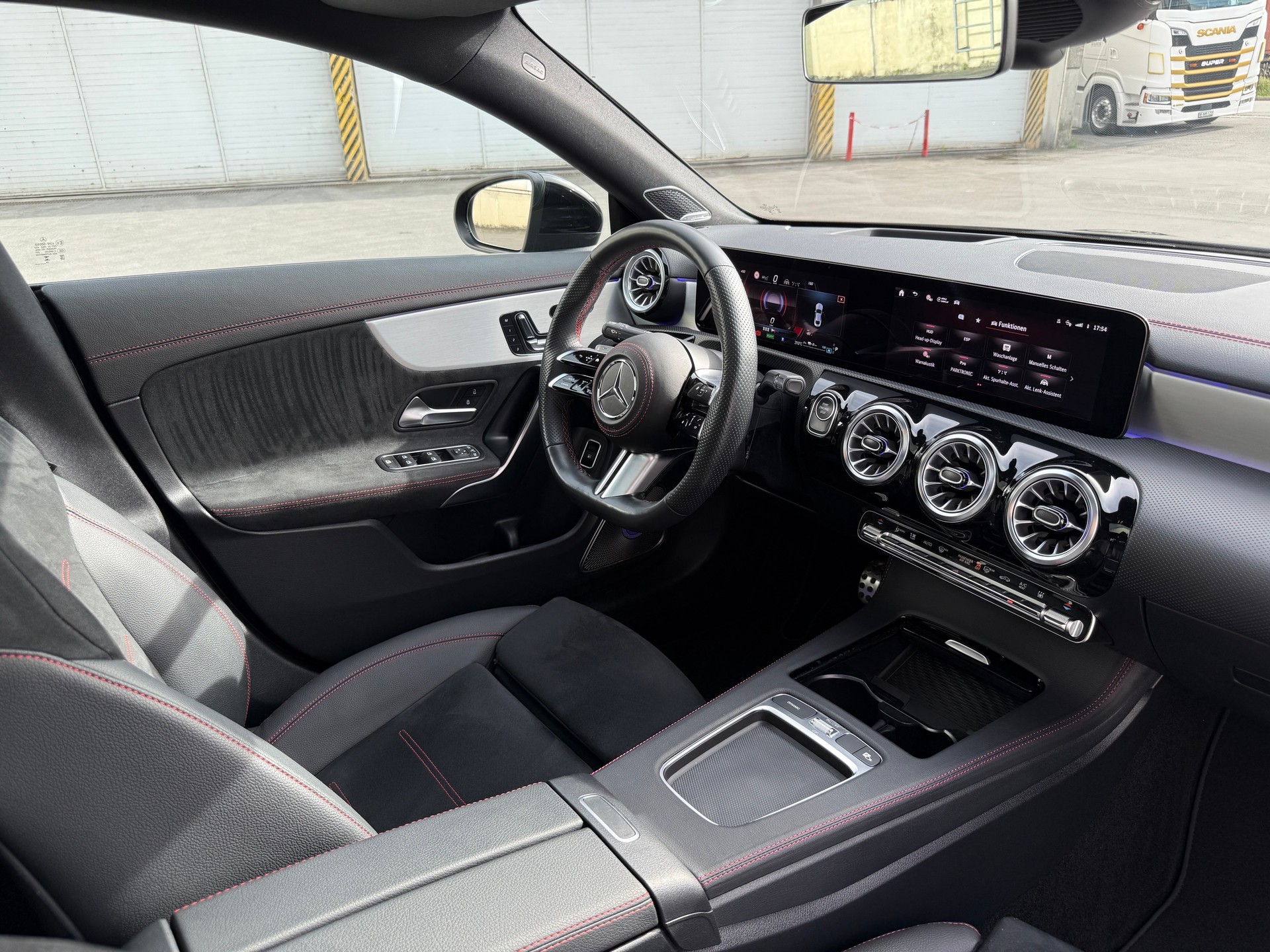 MERCEDES-BENZ A 250-image-13