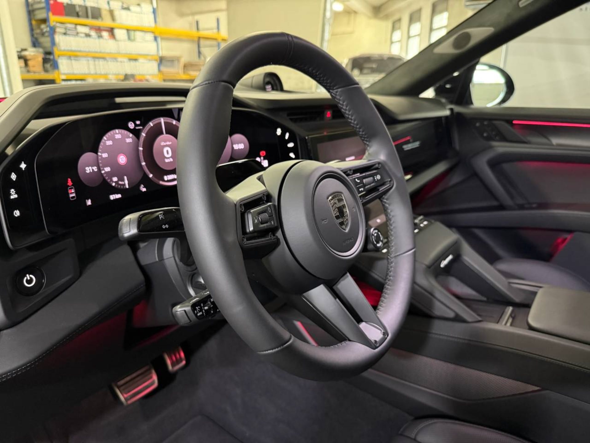 PORSCHE Cayenne Turbo Electric-image-12