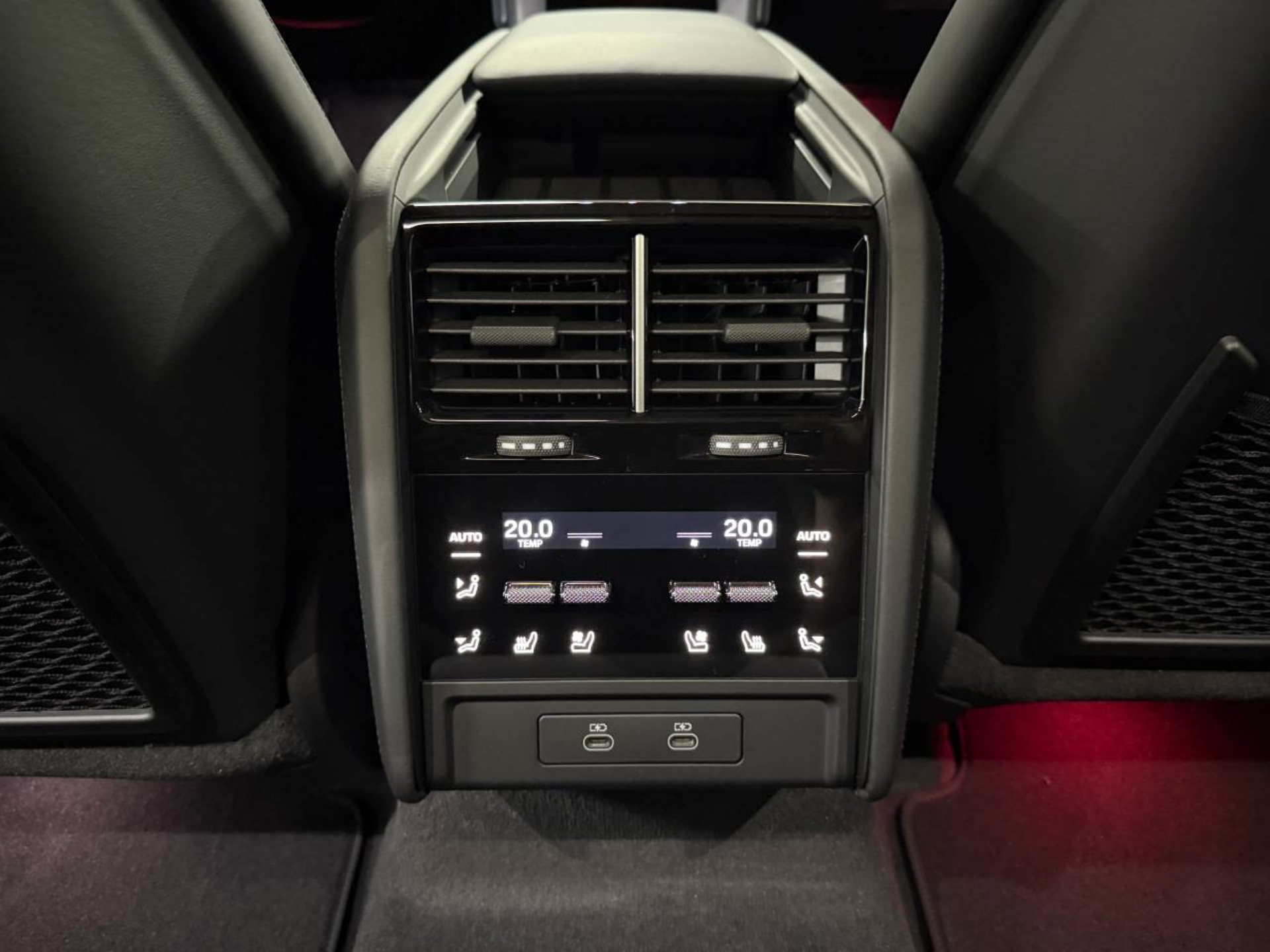PORSCHE Cayenne Turbo Electric-image-19