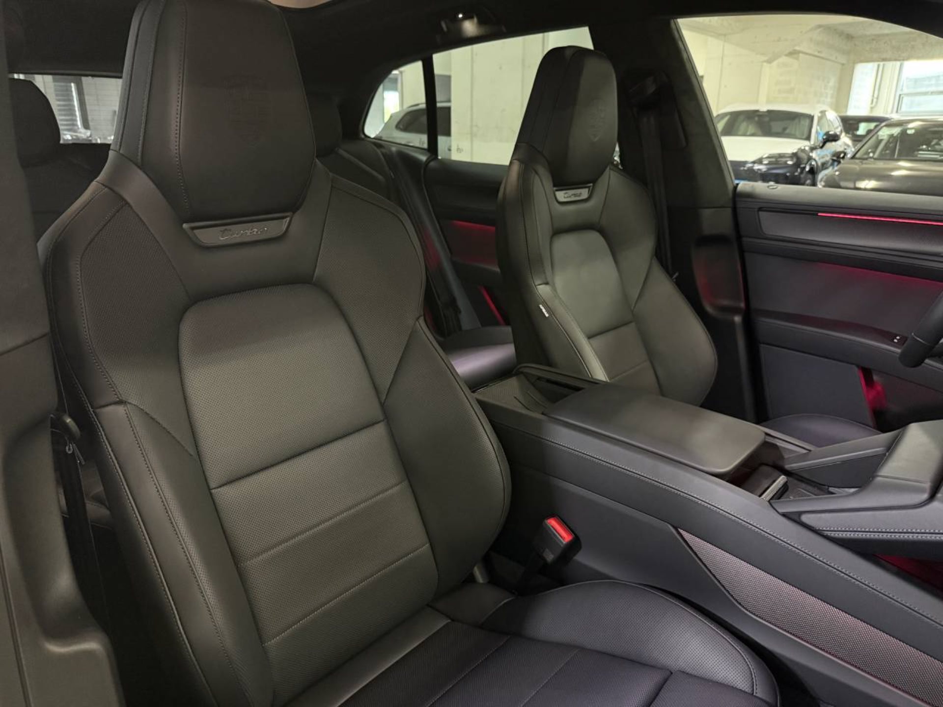 PORSCHE Cayenne Turbo Electric-image-16