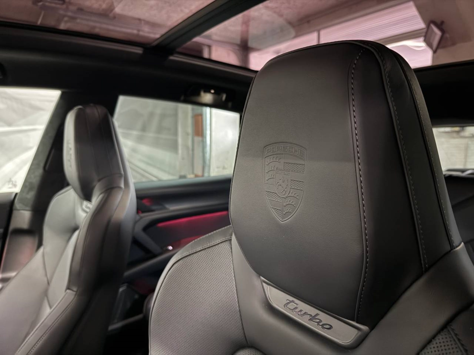 PORSCHE Cayenne Turbo Electric-image-28