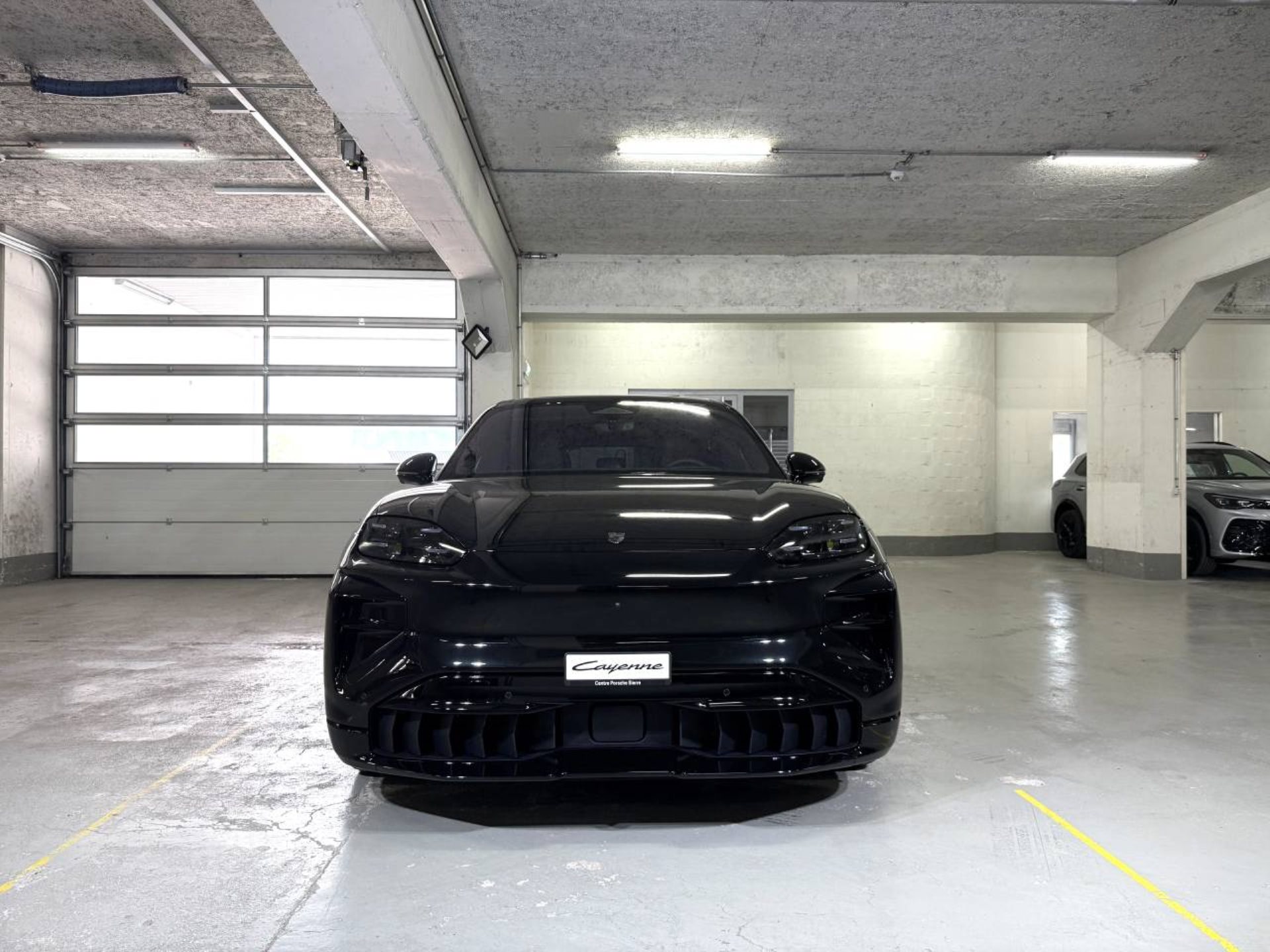 PORSCHE Cayenne Turbo Electric-image-8