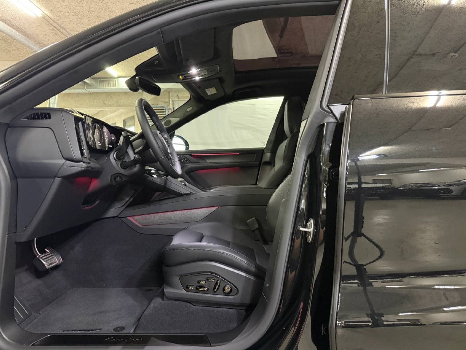PORSCHE Cayenne Turbo Electric-image-11