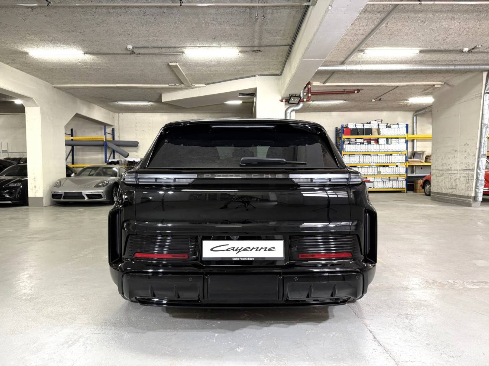 PORSCHE Cayenne Turbo Electric-image-5