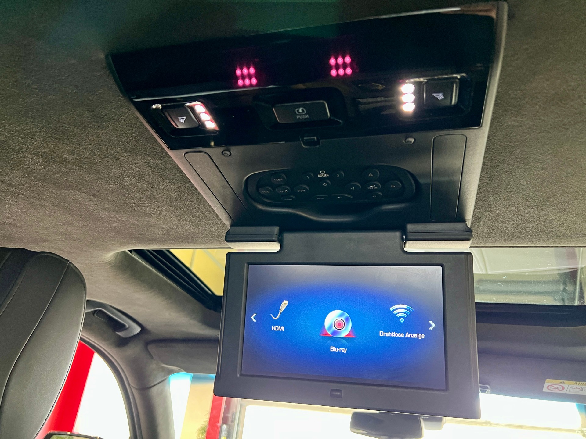 CADILLAC Escalade 6.2 ESV Platinum Automatic-image-17