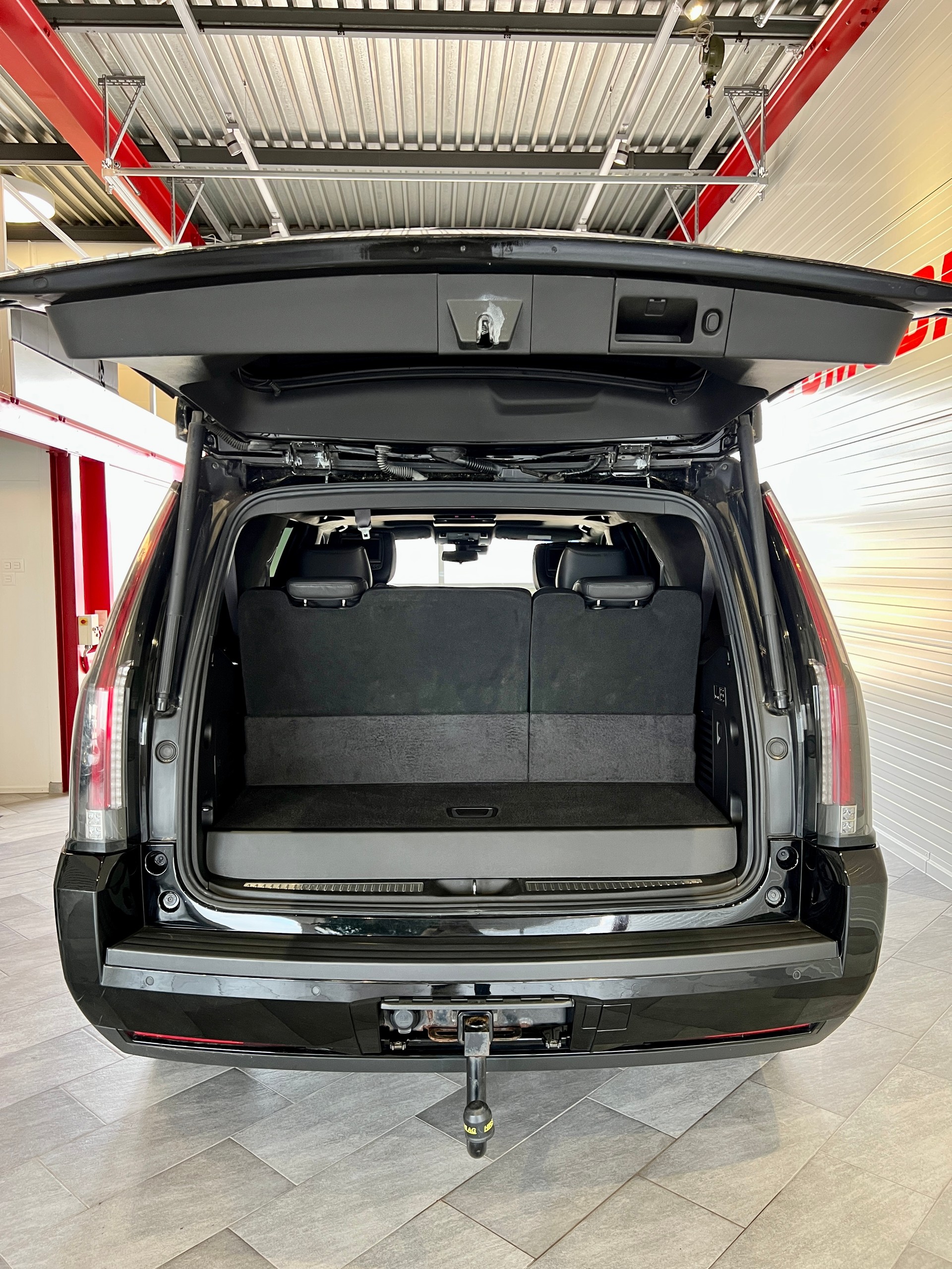 CADILLAC Escalade 6.2 ESV Platinum Automatic-image-18