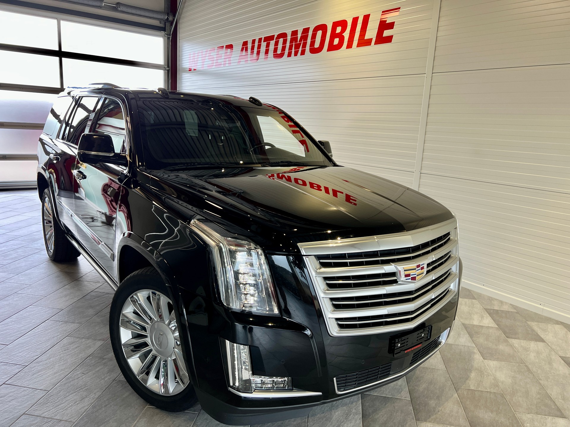 CADILLAC Escalade 6.2 ESV Platinum Automatic-image-0
